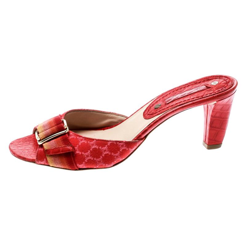 Celine Rote Slide-Sandalen aus geprägtem Leder und Stoff mit Krokodilleder Größe 36