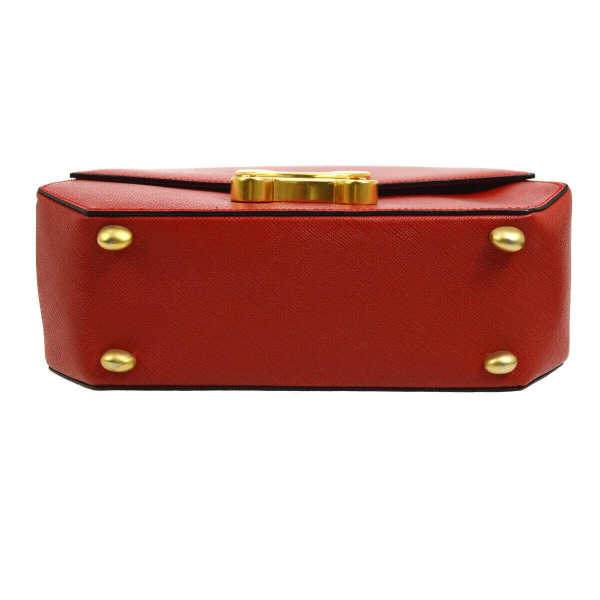 Celine Cuir rouge Logo doré Style Kelly Sac à bandoulière à rabat avec poignée supérieure Bon état à Chicago, IL