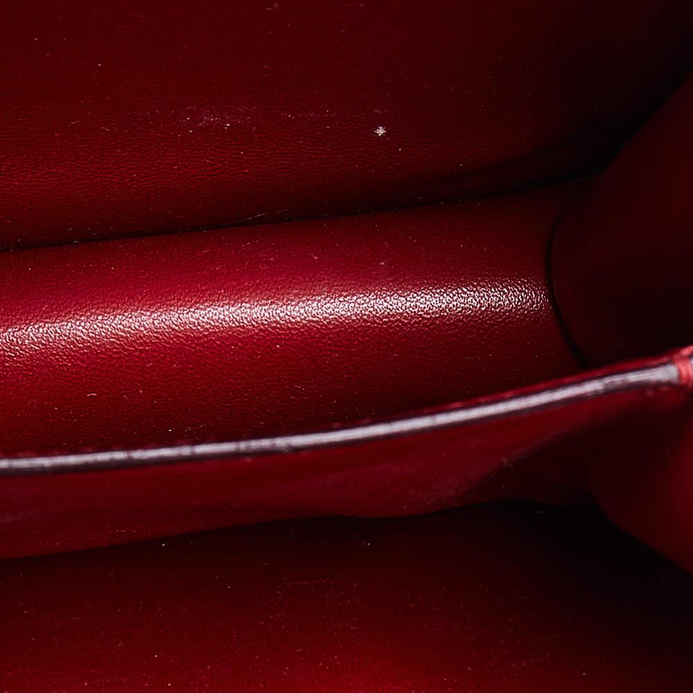 Celine - Petit sac à rabat classique en cuir rouge avec boîte en vente 1