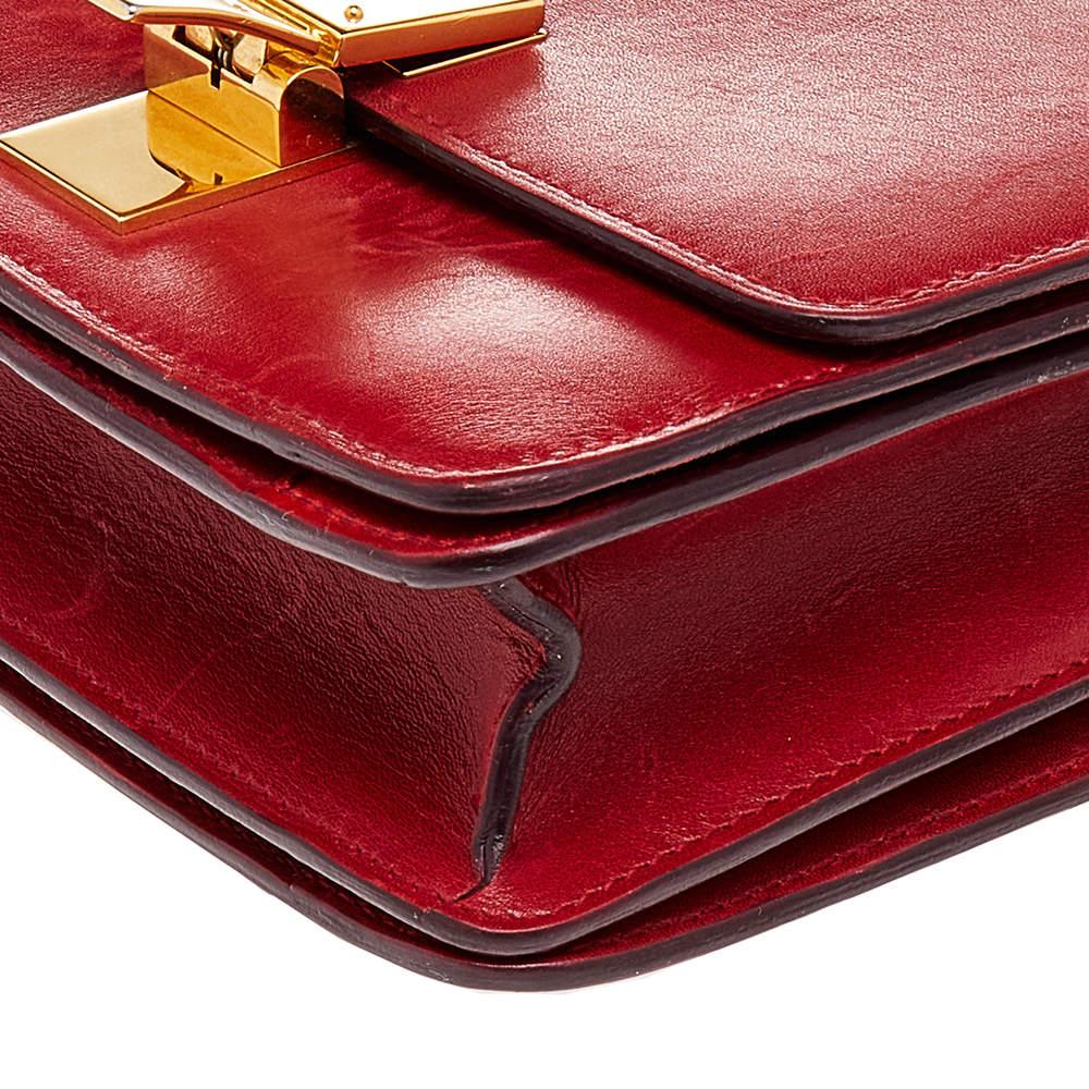 Celine - Petit sac à rabat classique en cuir rouge avec boîte en vente 4