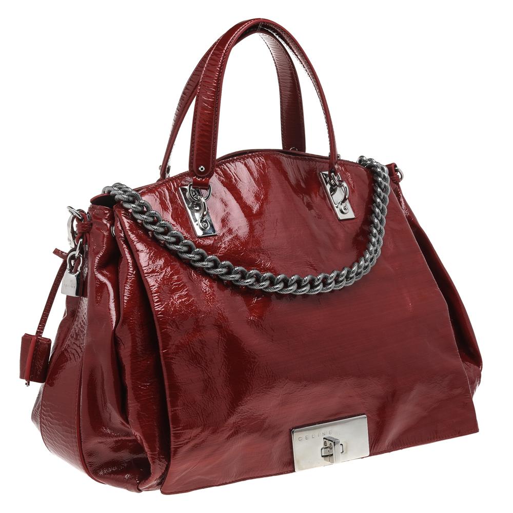 Celine - Sac en cuir verni rouge avec rabat et chaîne Bon état à Dubai, Al Qouz 2