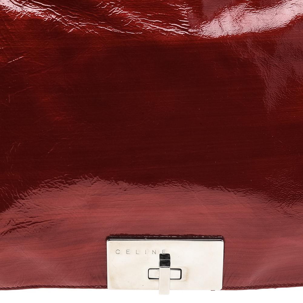 Celine - Sac en cuir verni rouge avec rabat et chaîne 2
