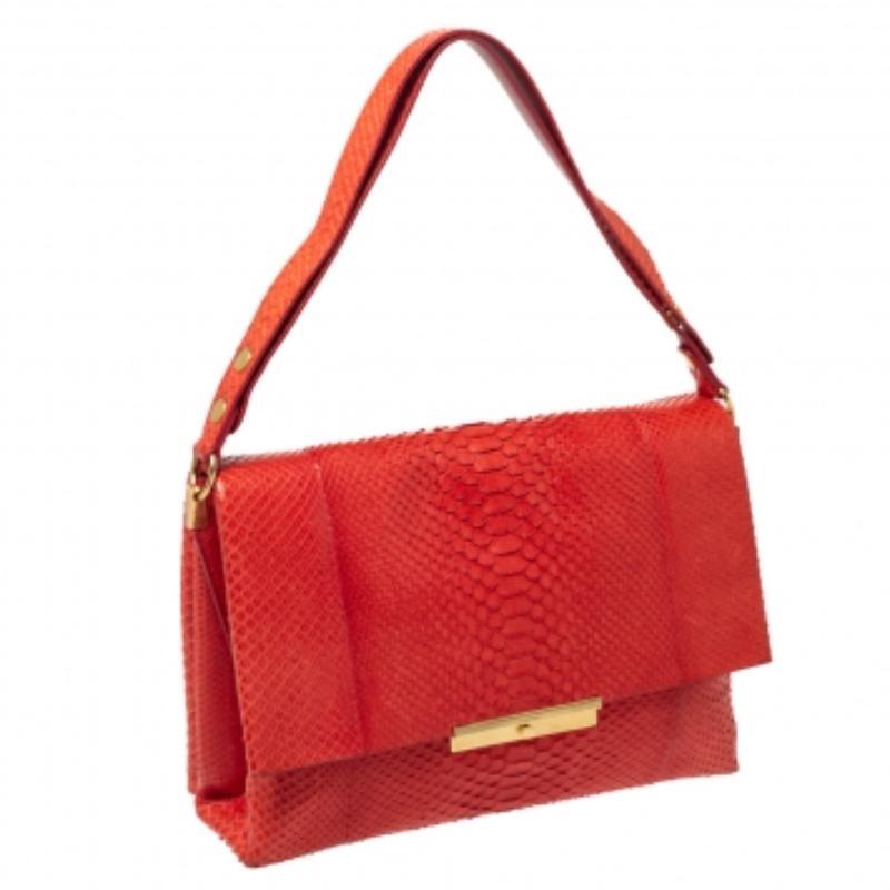 Sac à rabat en python rouge de Celine Pour femmes en vente