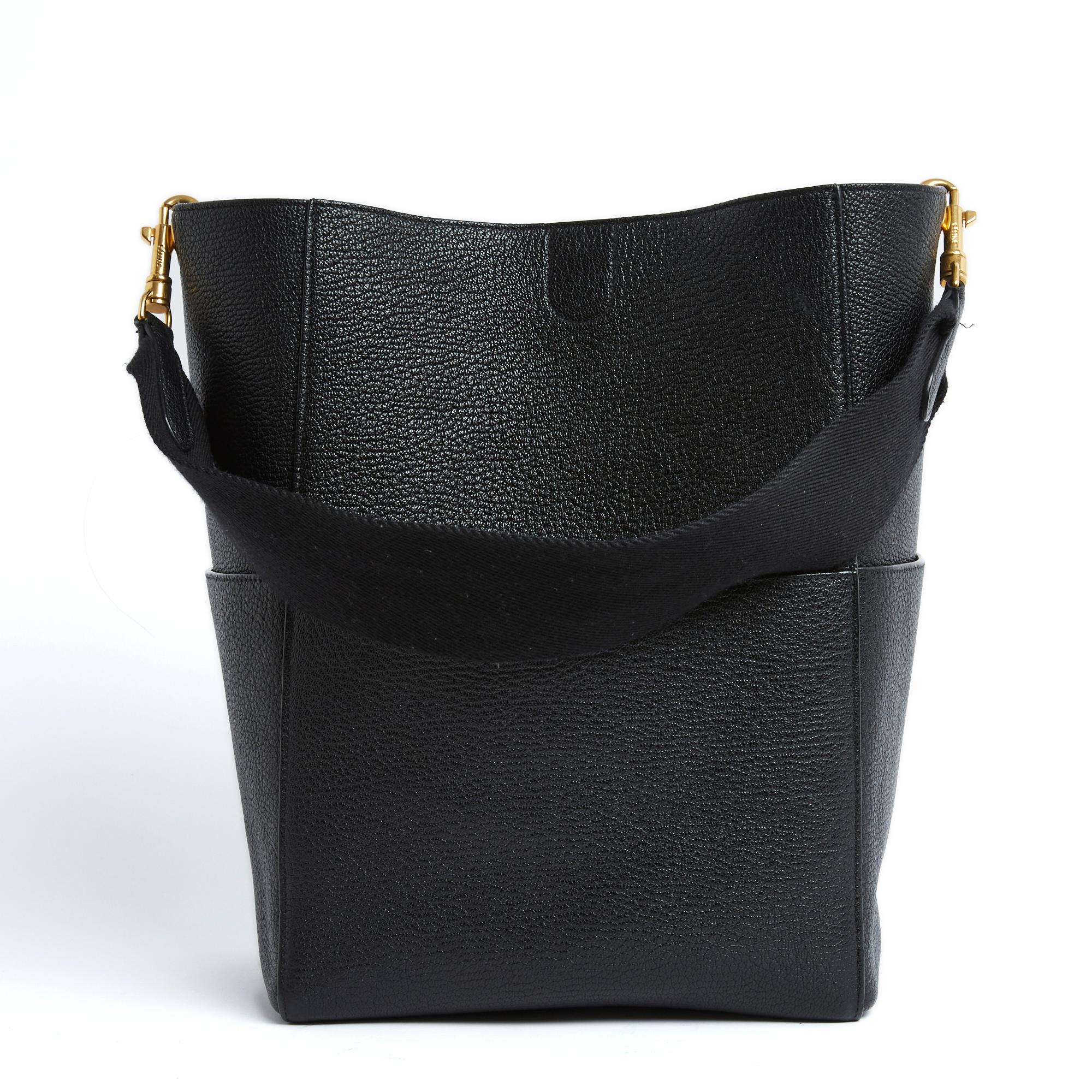 Celine Sac Seau Sangle Black Bucket Bag by Phoebe Philo In Excellent Condition In PARIS, FR