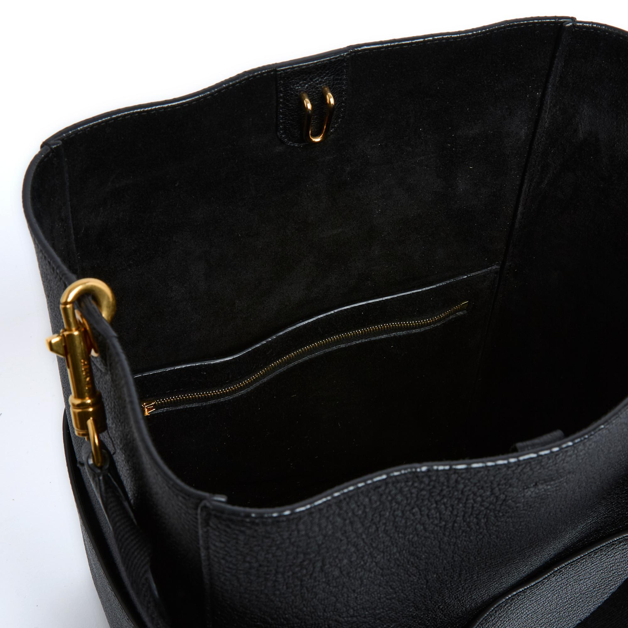 Sac Celine Sangle Black Bucket Bag de Phoebe Philo 3