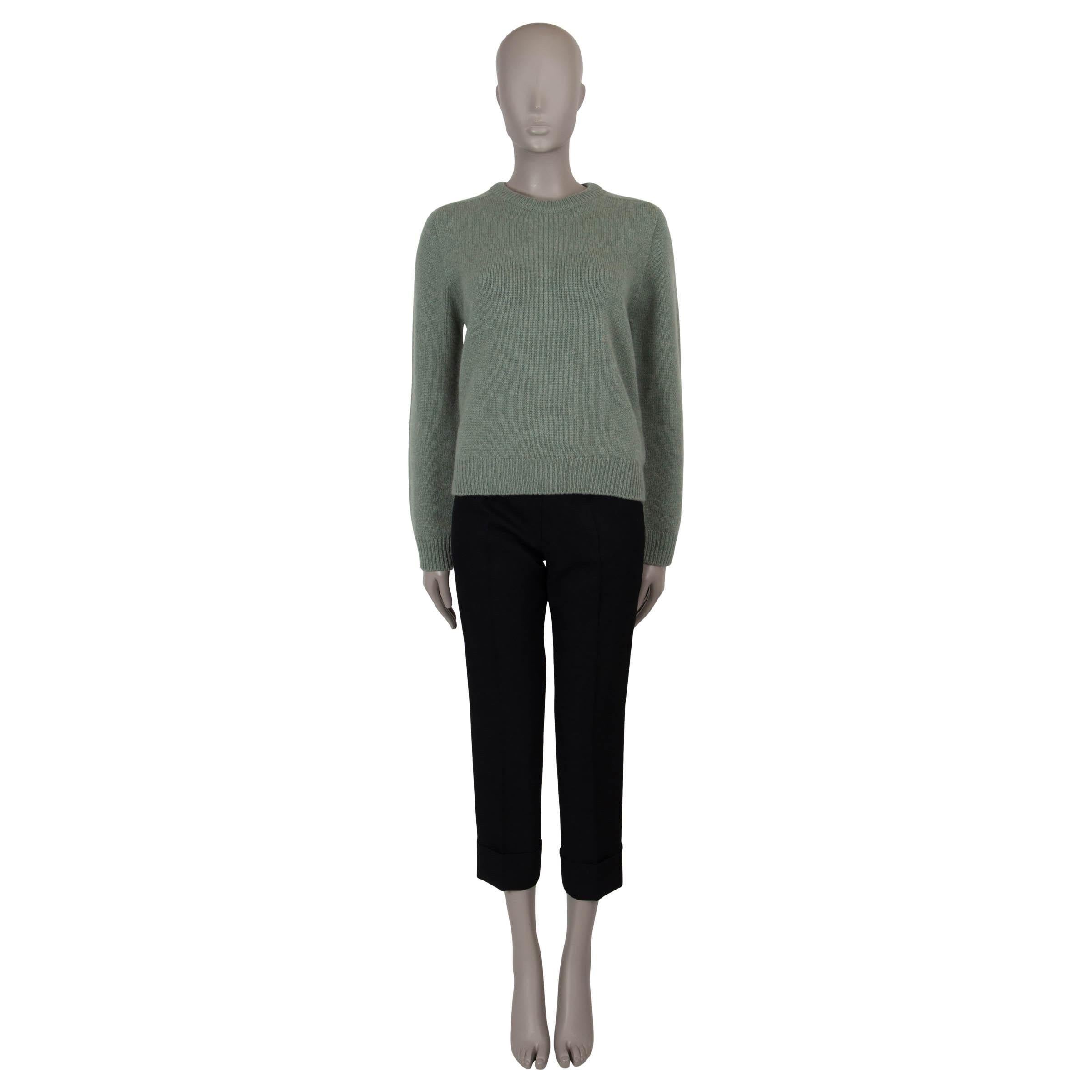 CELINE sage green cashmere CREWNECK Sweater S In Excellent Condition For Sale In Zürich, CH