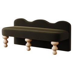 Banc festonné "Celine" en velours de coton olive par Christiane Lemieux