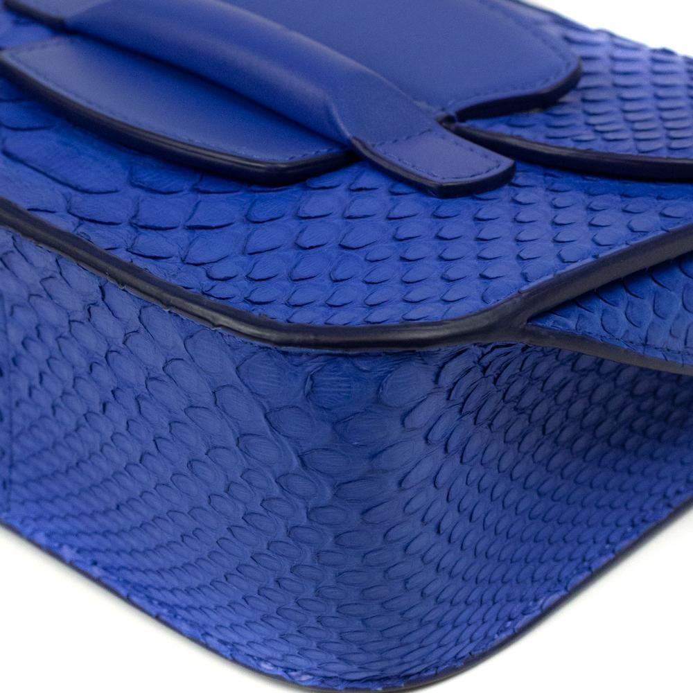 CÉLINE, Shoulder bag in blue exotic leather For Sale 4
