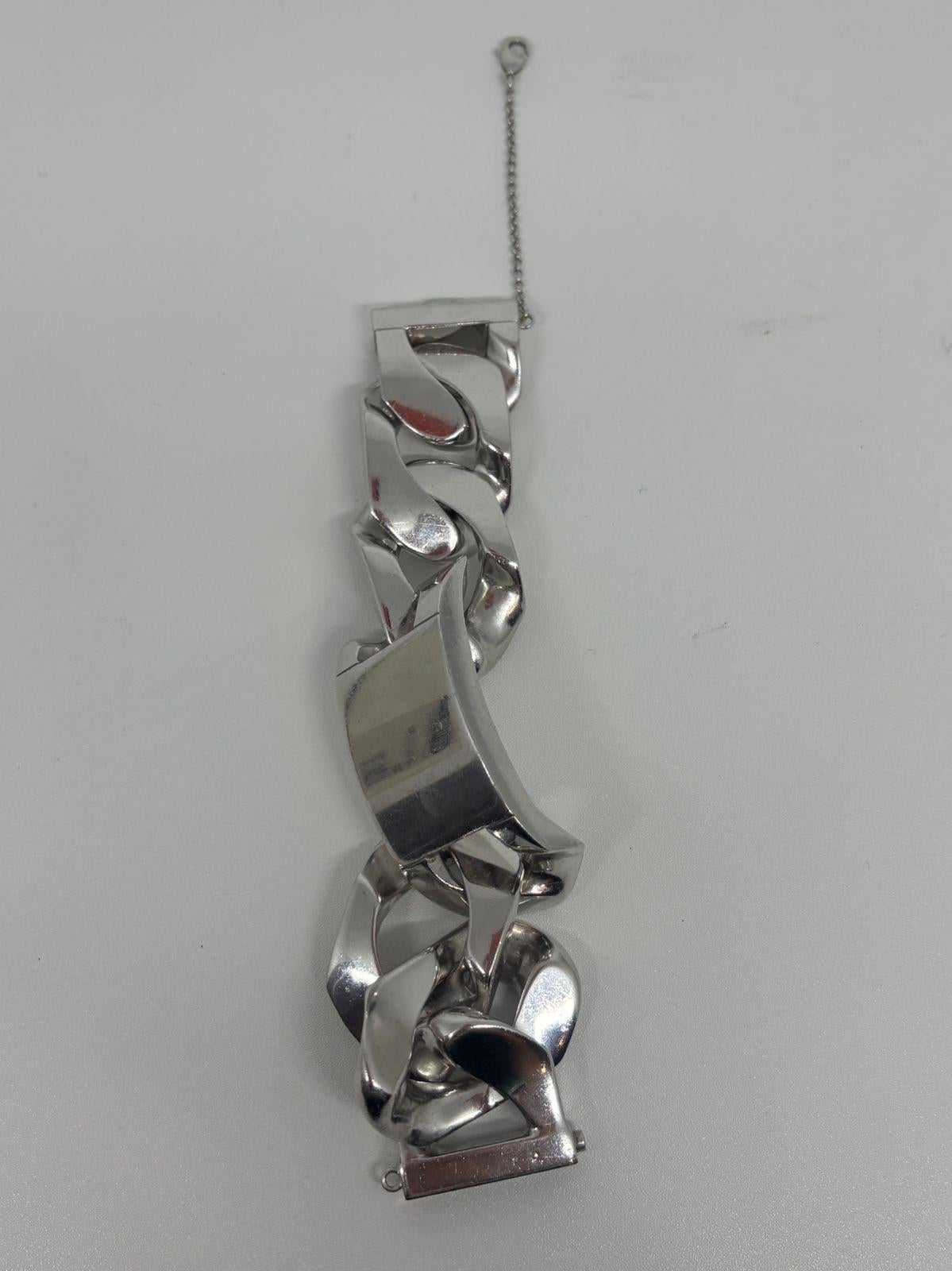 Pulsera de identificación de cadena cubana sobredimensionada de plata Celine en venta 6