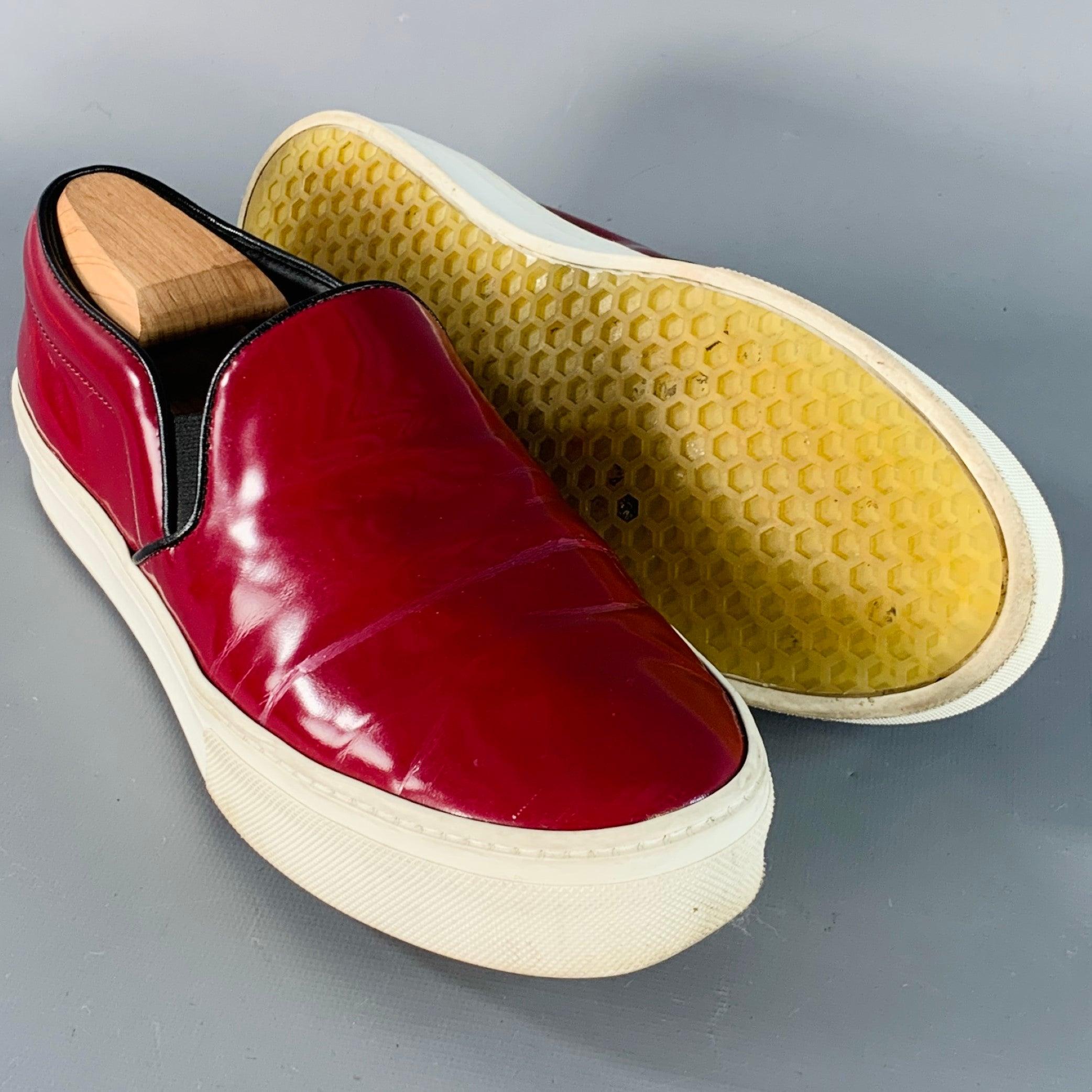 De las mujeres CELINE Talla 8.5 Borgoña Blanco Charol Slip On Sneakers en venta