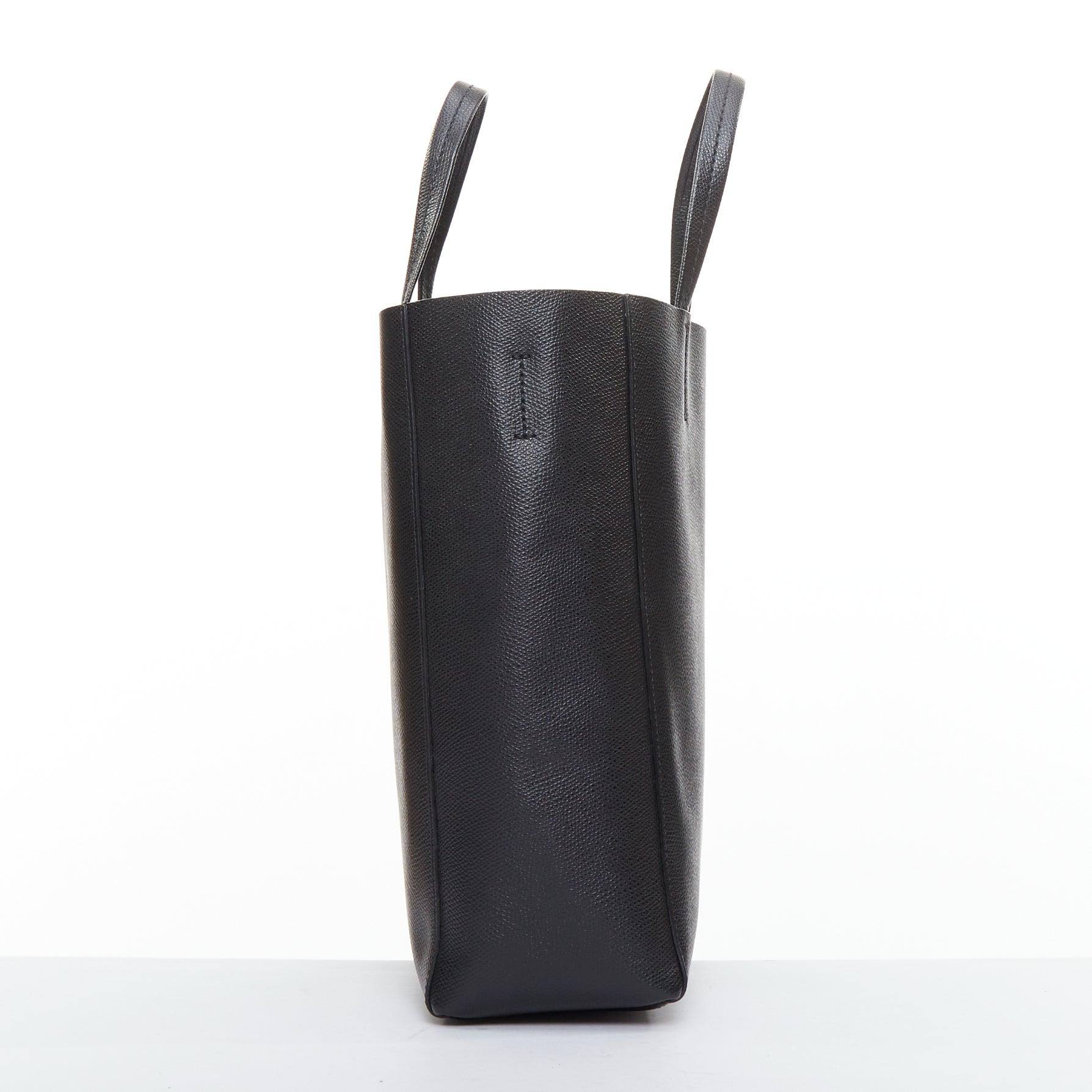 CELINE Small Vertical Cabas schwarzes genarbtes Kalbsleder Crossbody-Tasche im Zustand „Gut“ im Angebot in Hong Kong, NT