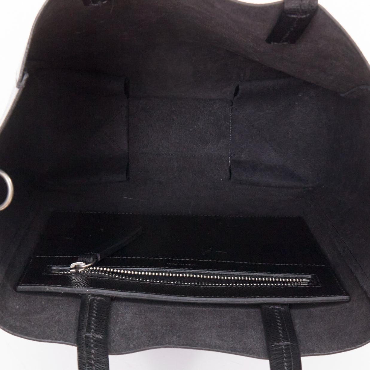 CELINE Small Vertical Cabas schwarzes genarbtes Kalbsleder Crossbody-Tasche im Angebot 4