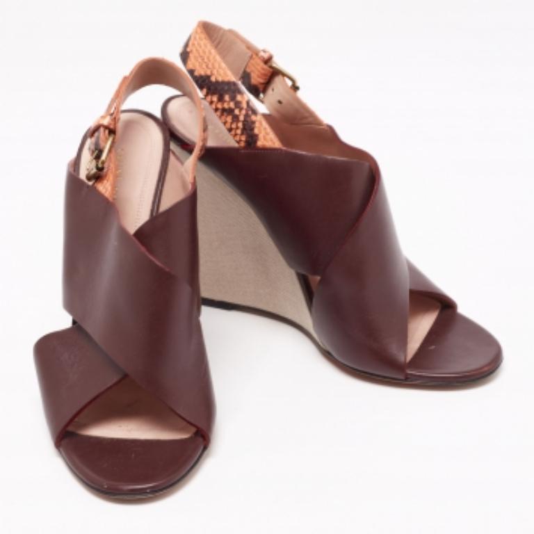 Celine Snakeskin & Leather Cross Strap Open Toe Slingback Wedge Sandals Size 39 In Good Condition For Sale In Dubai, Al Qouz 2