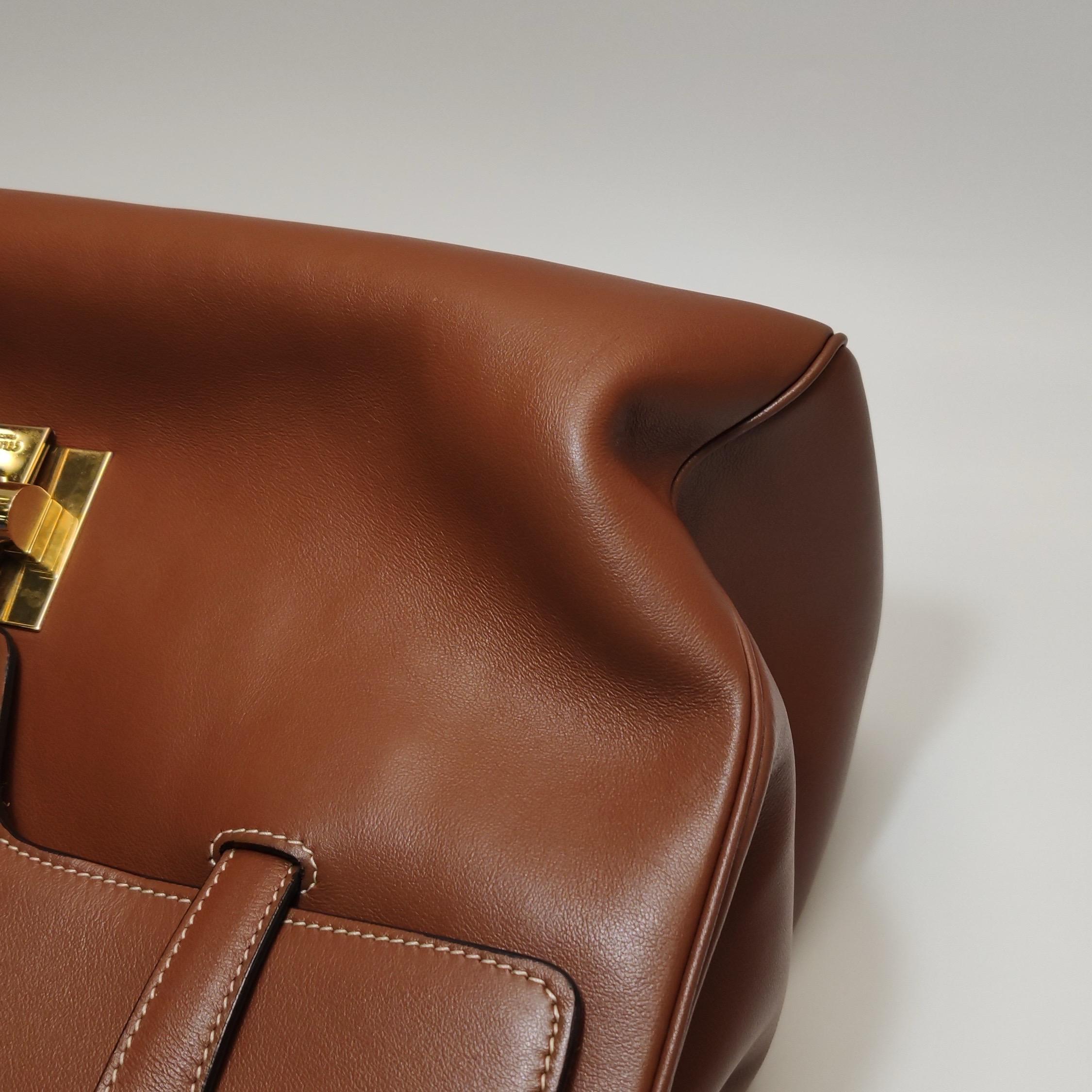 Celine Soft 16 Borsa Caramel Natural Tan Pelle di Vitello Liscia in vendita 14