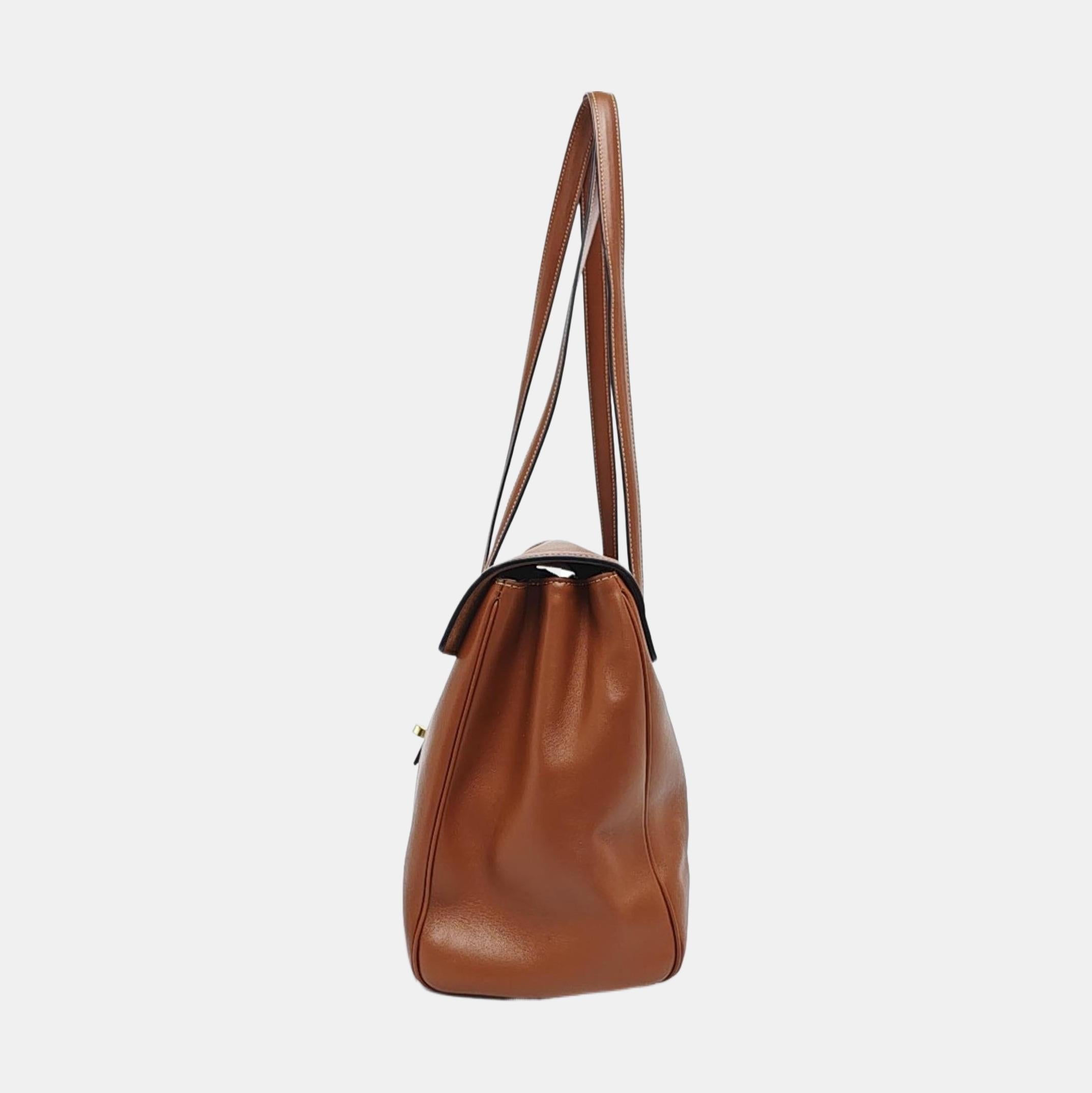Marrone Celine Soft 16 Borsa Caramel Natural Tan Pelle di Vitello Liscia in vendita