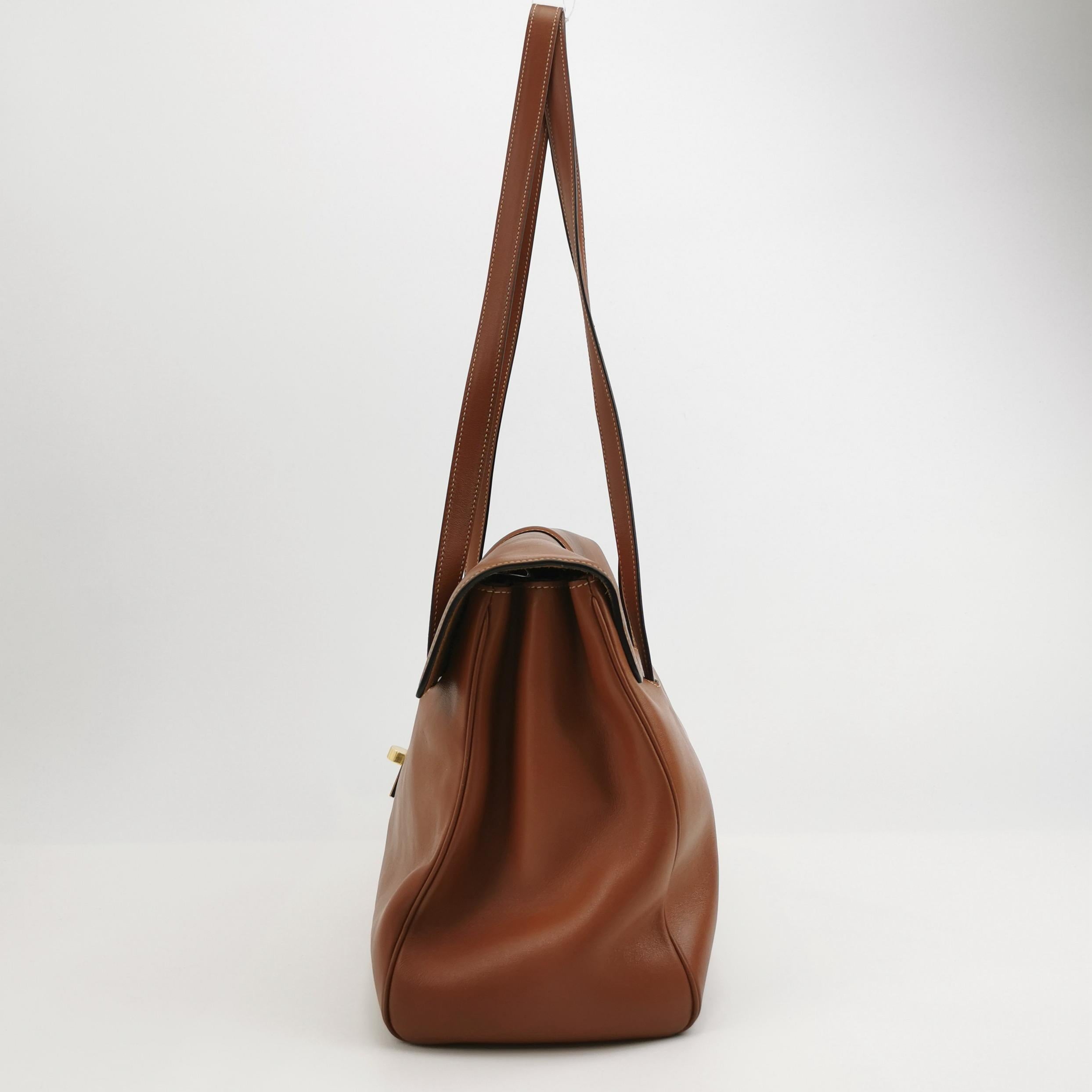 Marrone Celine Soft 16 Borsa Caramel Natural Tan Pelle di Vitello Liscia in vendita