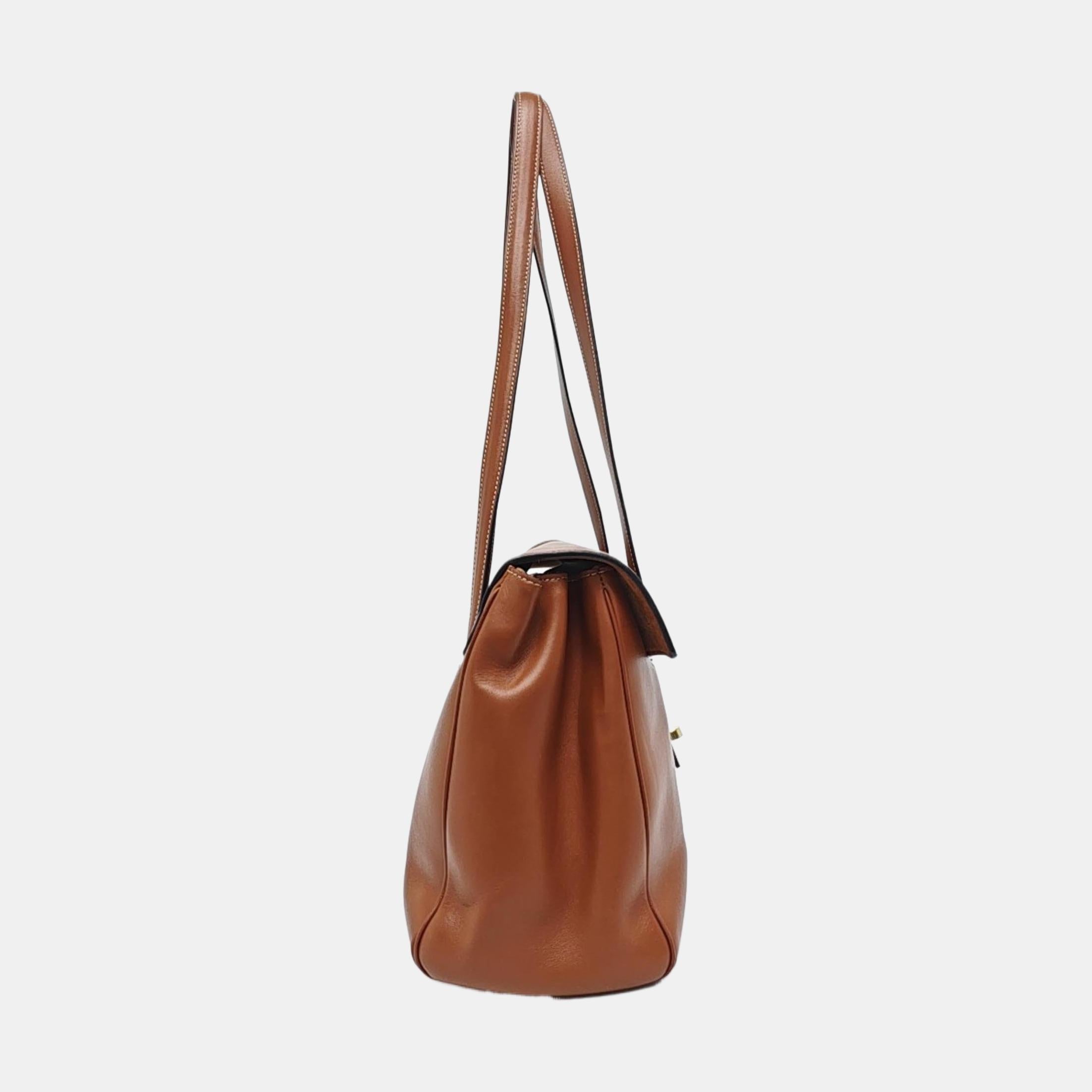Celine Soft 16 Borsa Caramel Natural Tan Pelle di Vitello Liscia In condizioni buone in vendita a AUBERVILLIERS, FR