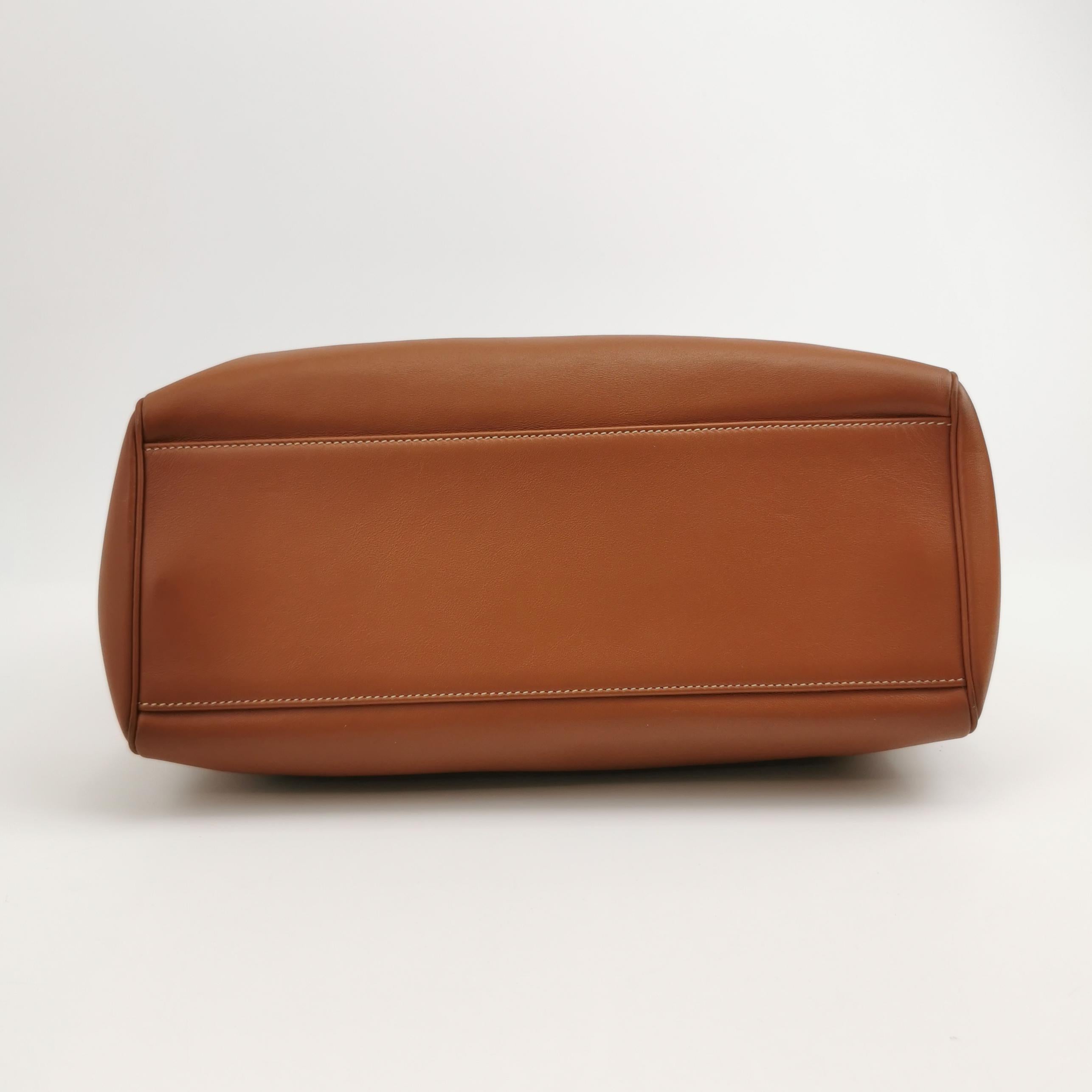 Celine Soft 16 Borsa Caramel Natural Tan Pelle di Vitello Liscia in vendita 1