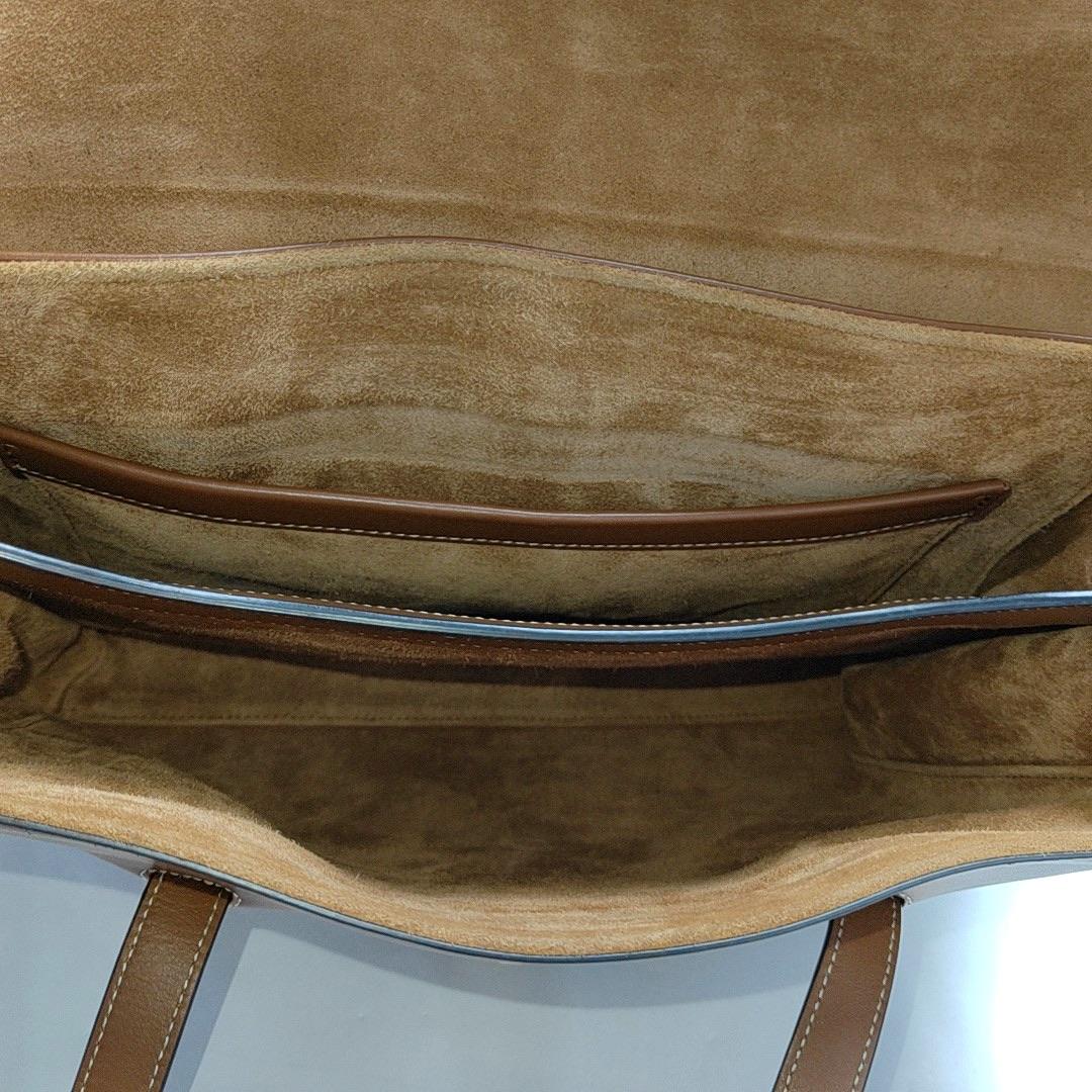 Celine Soft 16 Borsa Caramel Natural Tan Pelle di Vitello Liscia in vendita 2