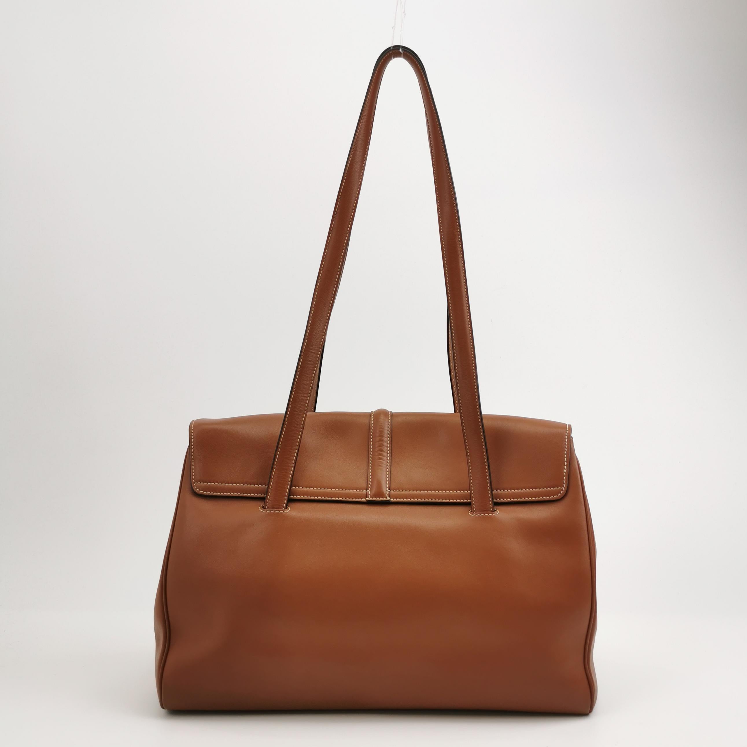 Celine Soft 16 Borsa Caramel Natural Tan Pelle di Vitello Liscia in vendita 2