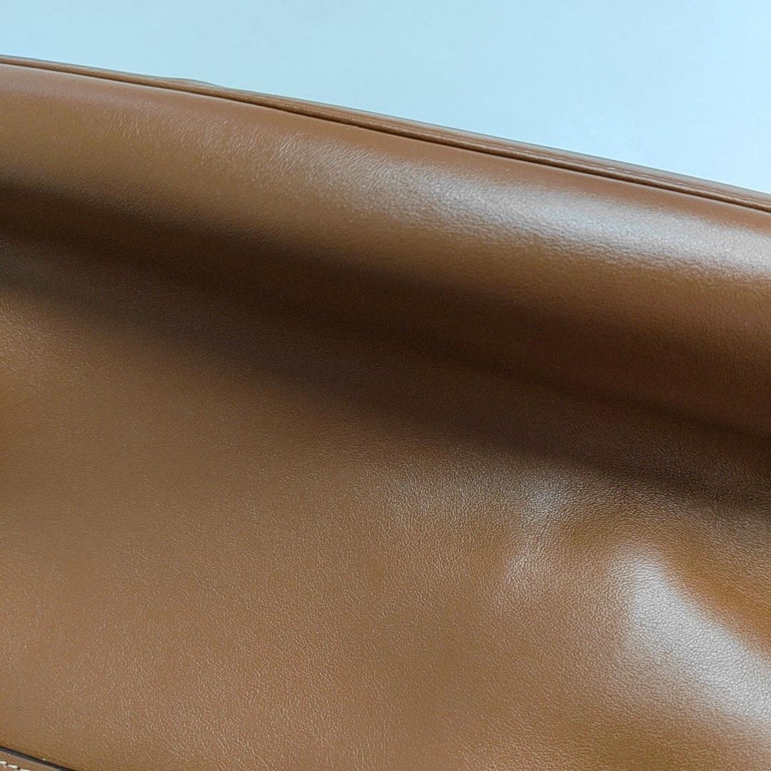 Celine Soft 16 Borsa Caramel Natural Tan Pelle di Vitello Liscia in vendita 4