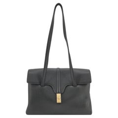 Celine Soft 16 Tasche, mittelgroß, schwarz, genarbtes Kalbsleder