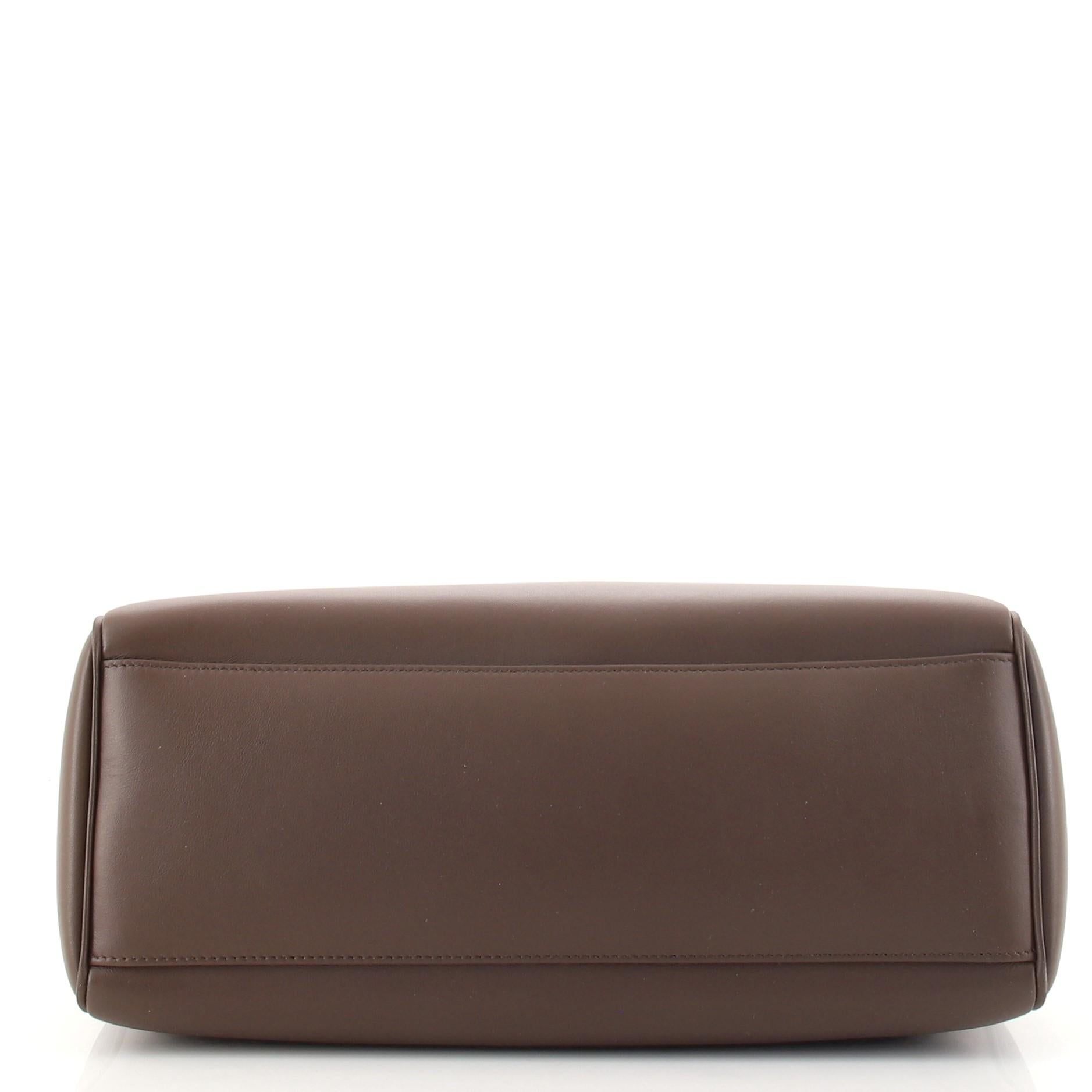 Tasche Soft 16 aus glänzendem Kalbsleder Medium für Damen oder Herren