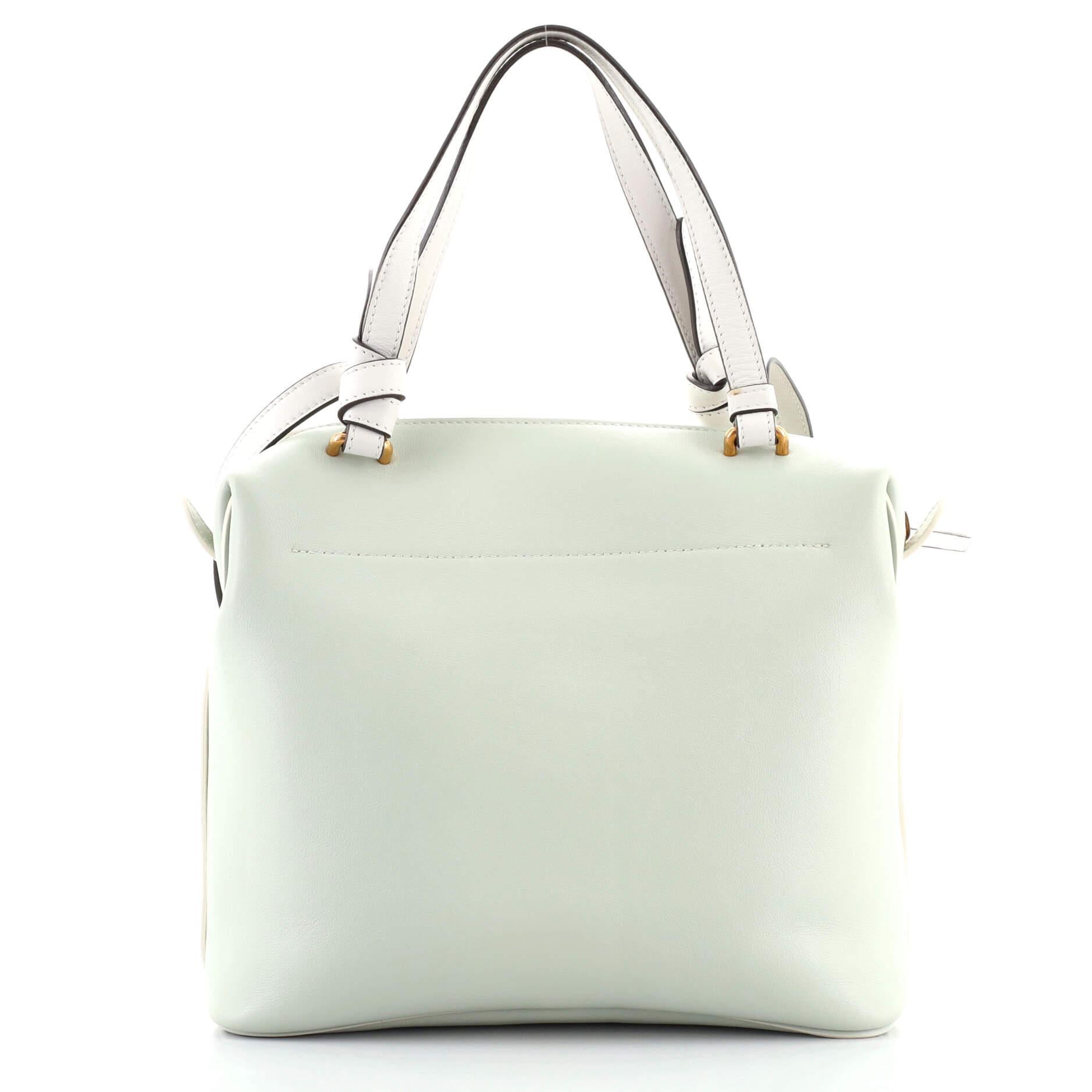 Ledertasche in zartem Würfelform von Celine Klein im Zustand „Gut“ in NY, NY