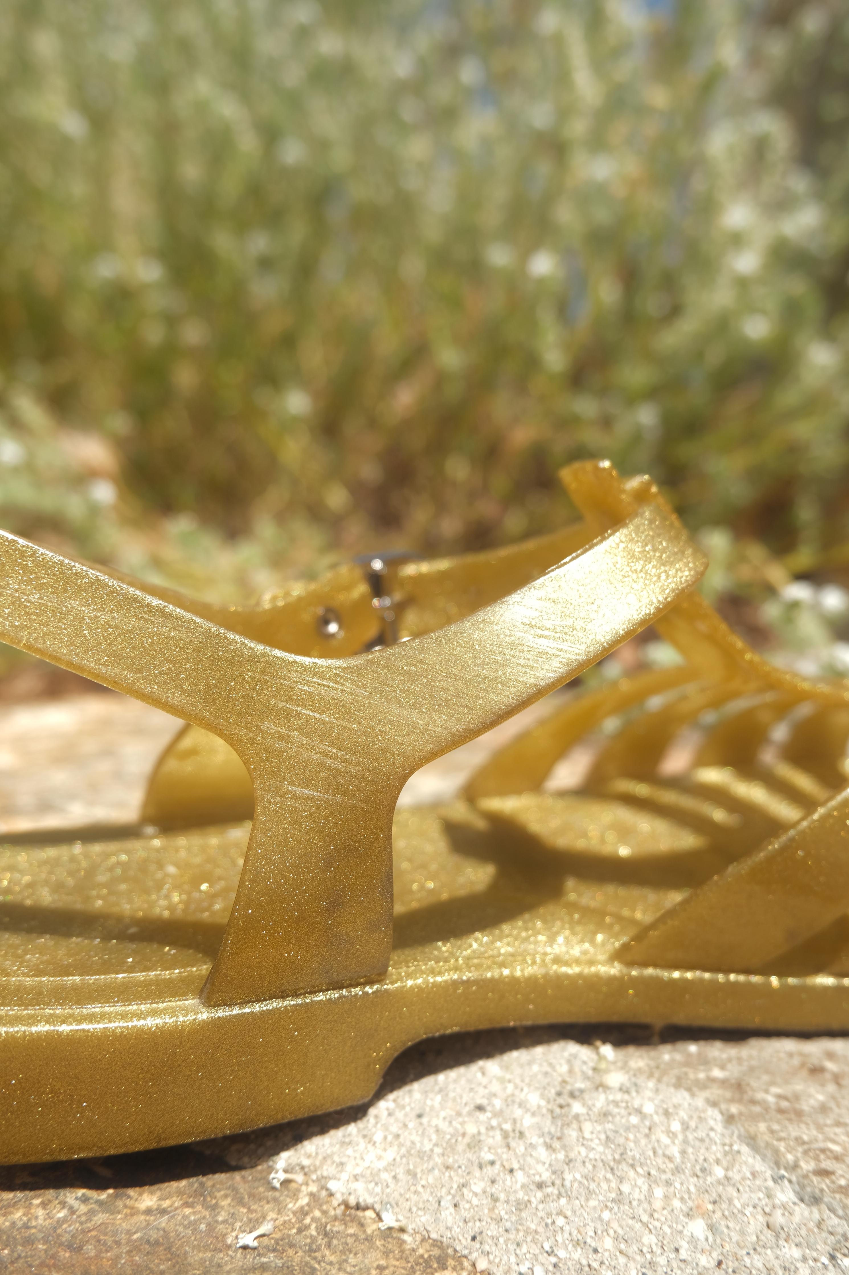 CELINE SS 2020 Gold Glitter PVC Jelly Fisherman Sandals For Sale 3