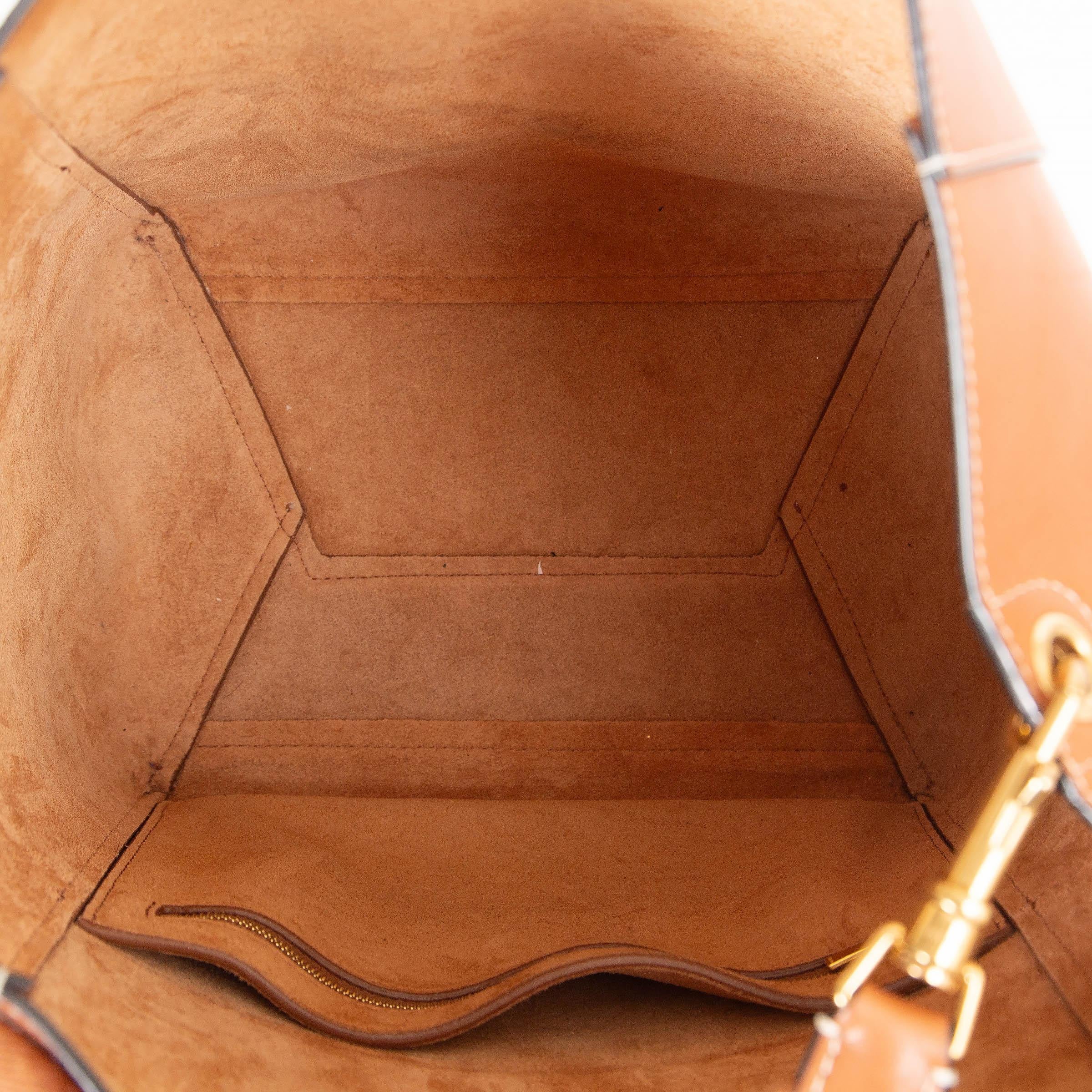 CELINE tan brown leather SANGLE LARGE Bucket Shoulder Bag For Sale 3