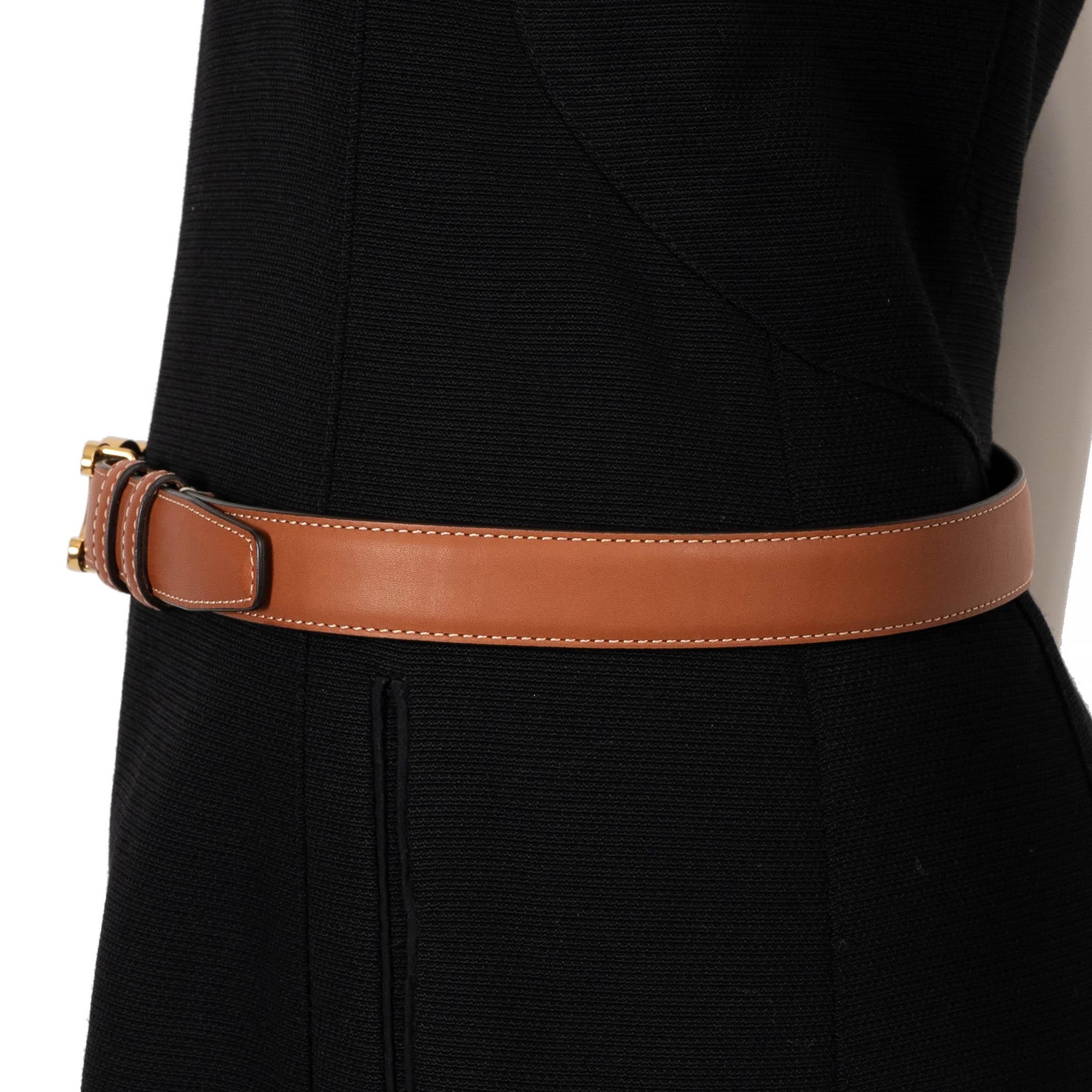 CELINE tan leather 25MM TRIOMPHE MEDIUM Belt 85 In Excellent Condition In Zürich, CH