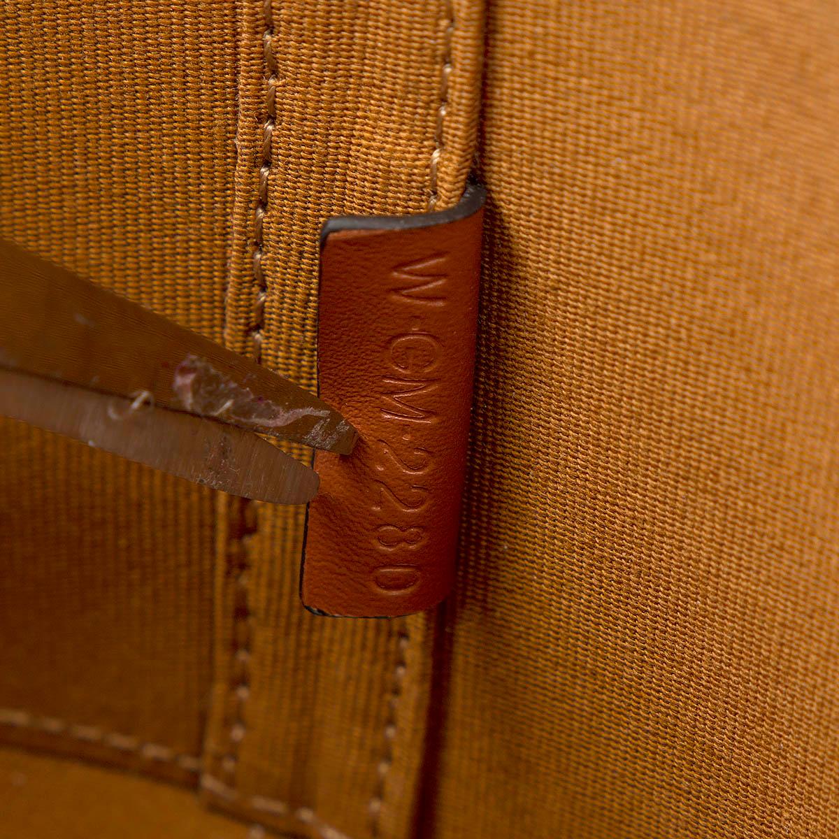 CELINE tan leather & Triomphe canvas MEDIUM TAMBOUR Shoulder Bag In Excellent Condition For Sale In Zürich, CH