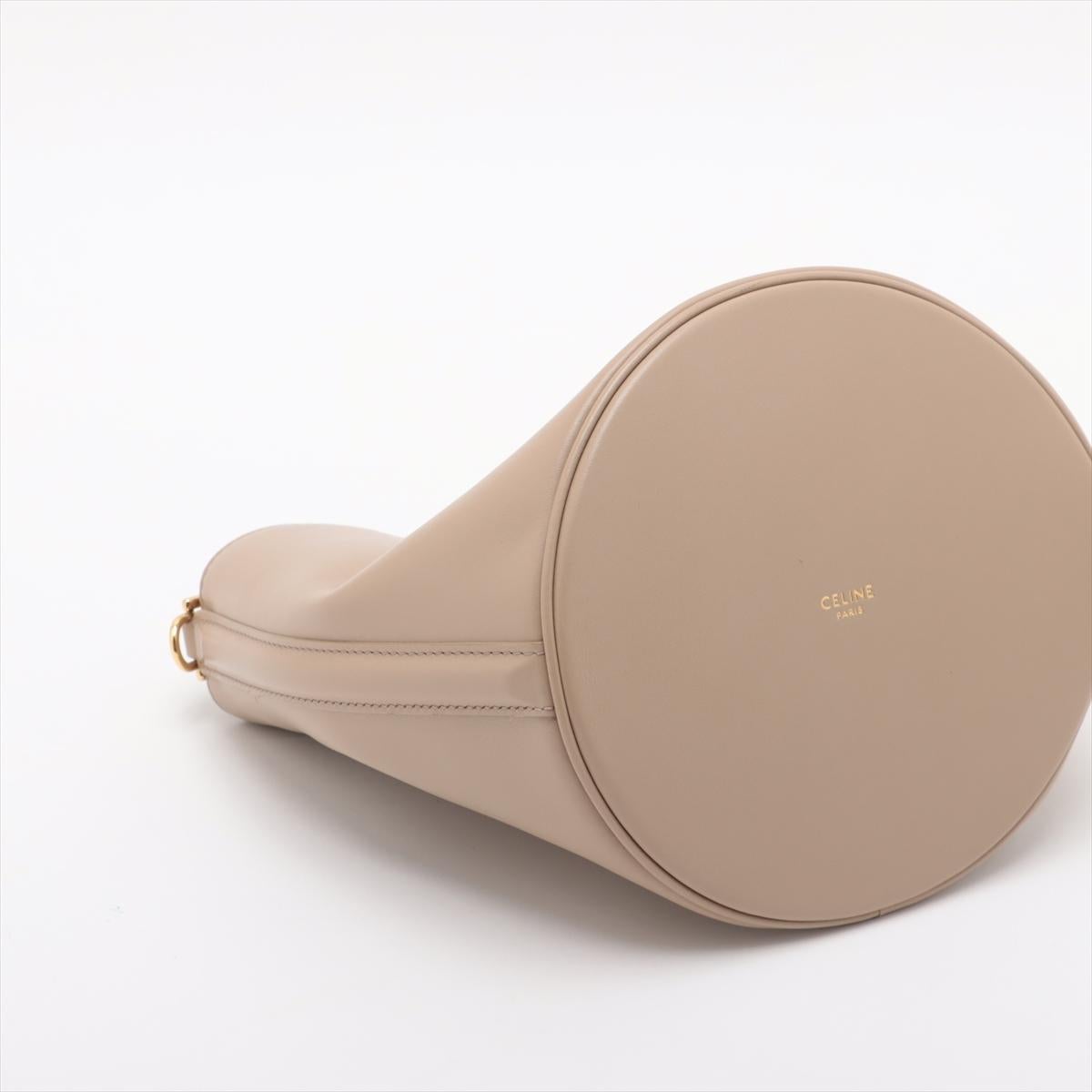 Celine Teen Bucket 16 Bucket Shoulder Bag Beige * PREORDER * en vente 2