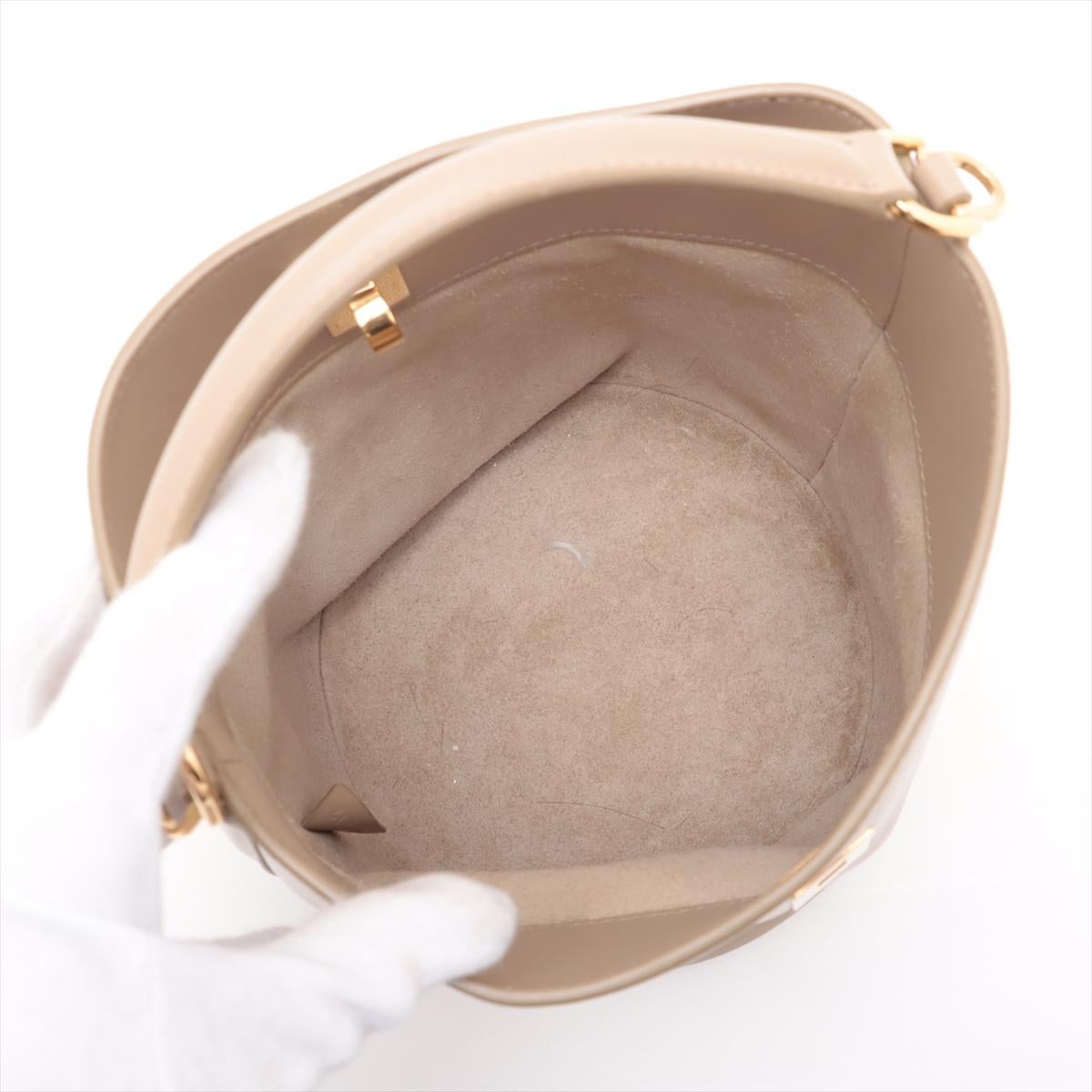 Celine Teen Bucket 16 Bucket Shoulder Bag Beige * PREORDER * en vente 6