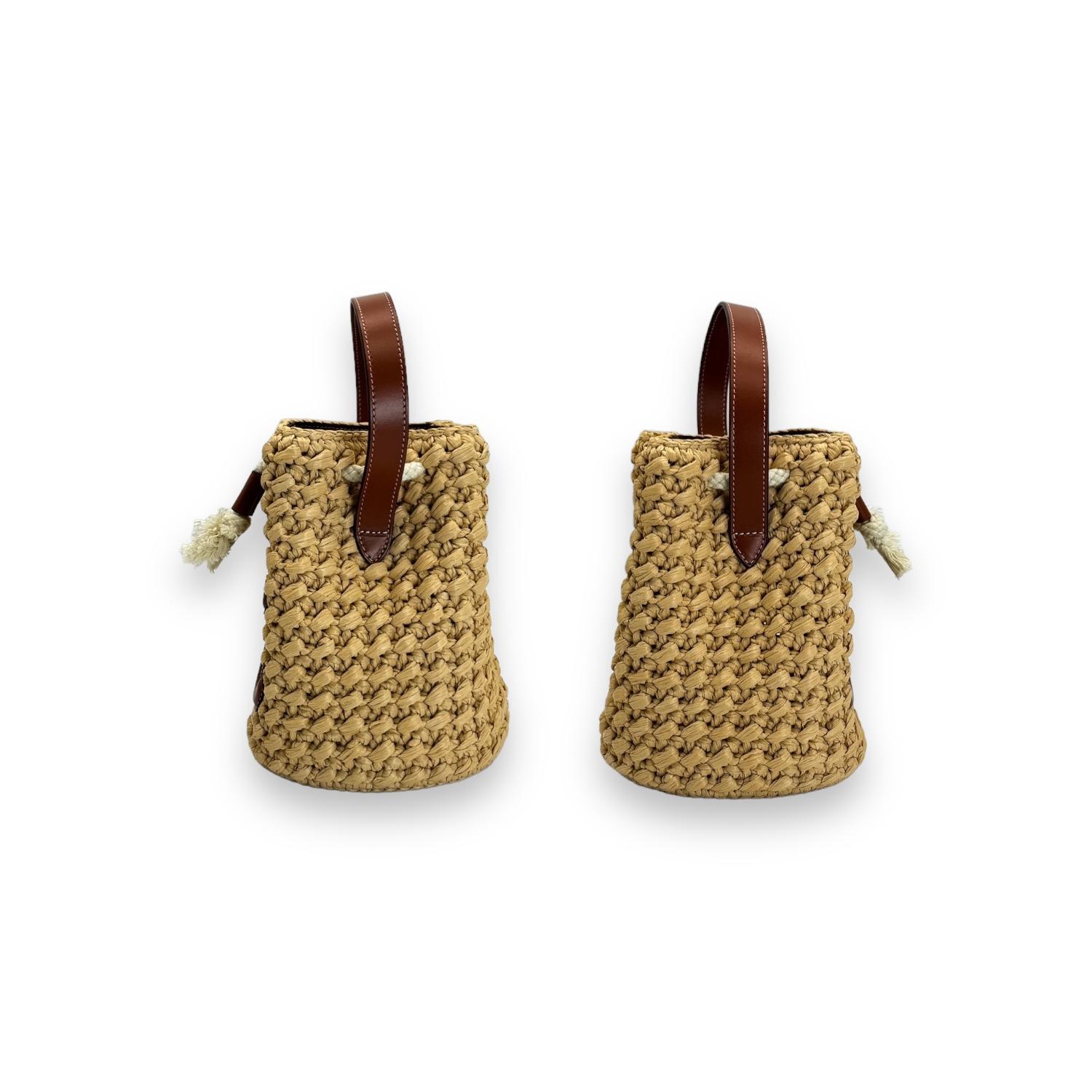 Celine Teen Drawstring Raffia Bucket Bag In Excellent Condition In Scottsdale, AZ