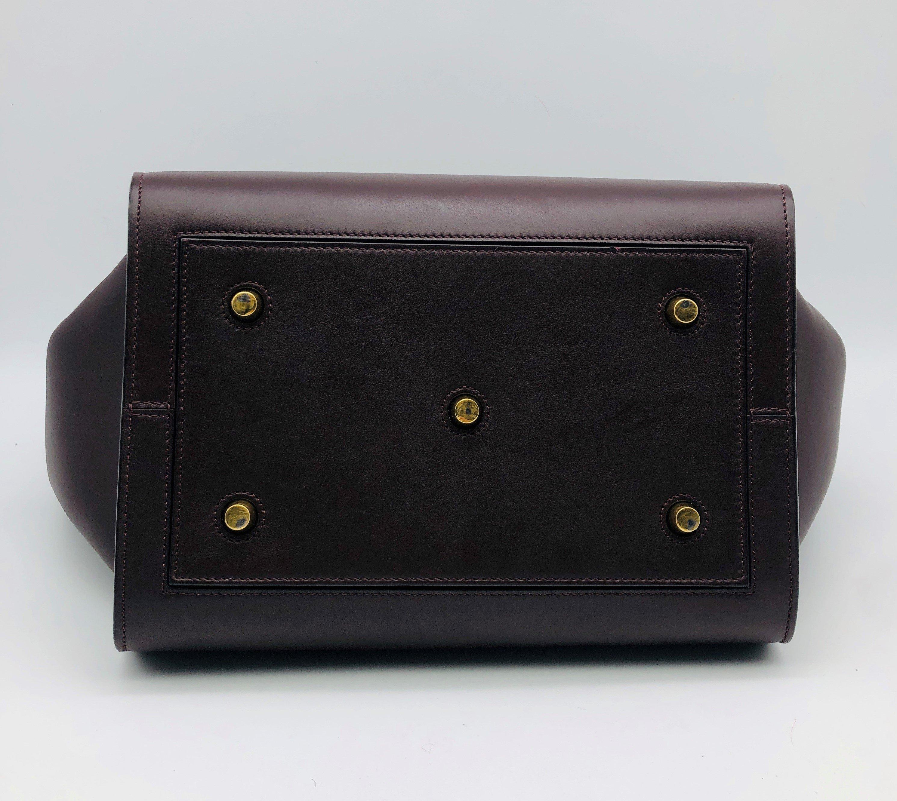 CÉLINE Tie Shoulder bag in Burgundy Leather In Excellent Condition In Clichy, FR