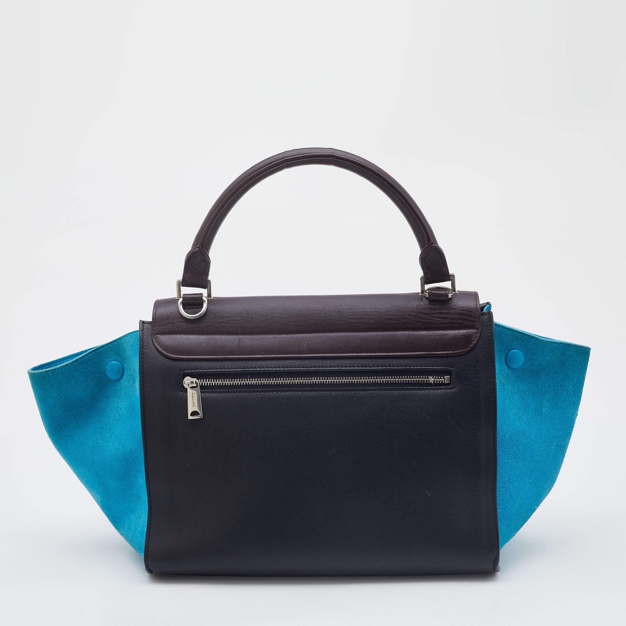 A timeless creation, this bag perfectly balances simplicity with sophistication. It is created from high-quality materials with a top handle to carry it around effortlessly. The perfectly sized interior of this creation will house your belongings in