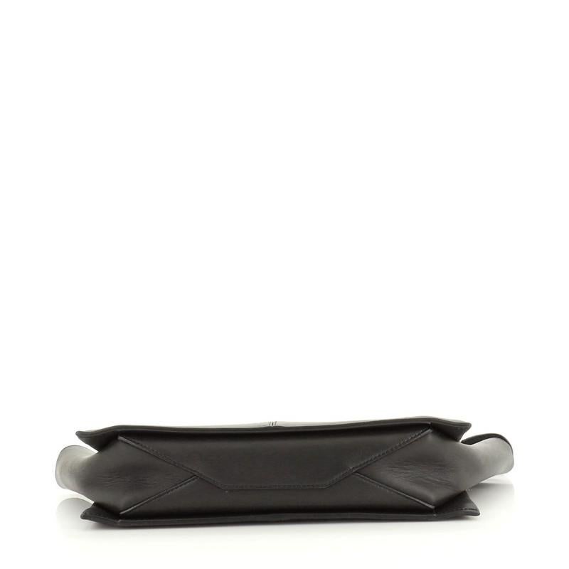 Celine Tri-Fold Clutch on Chain Smooth Leather In Good Condition In NY, NY