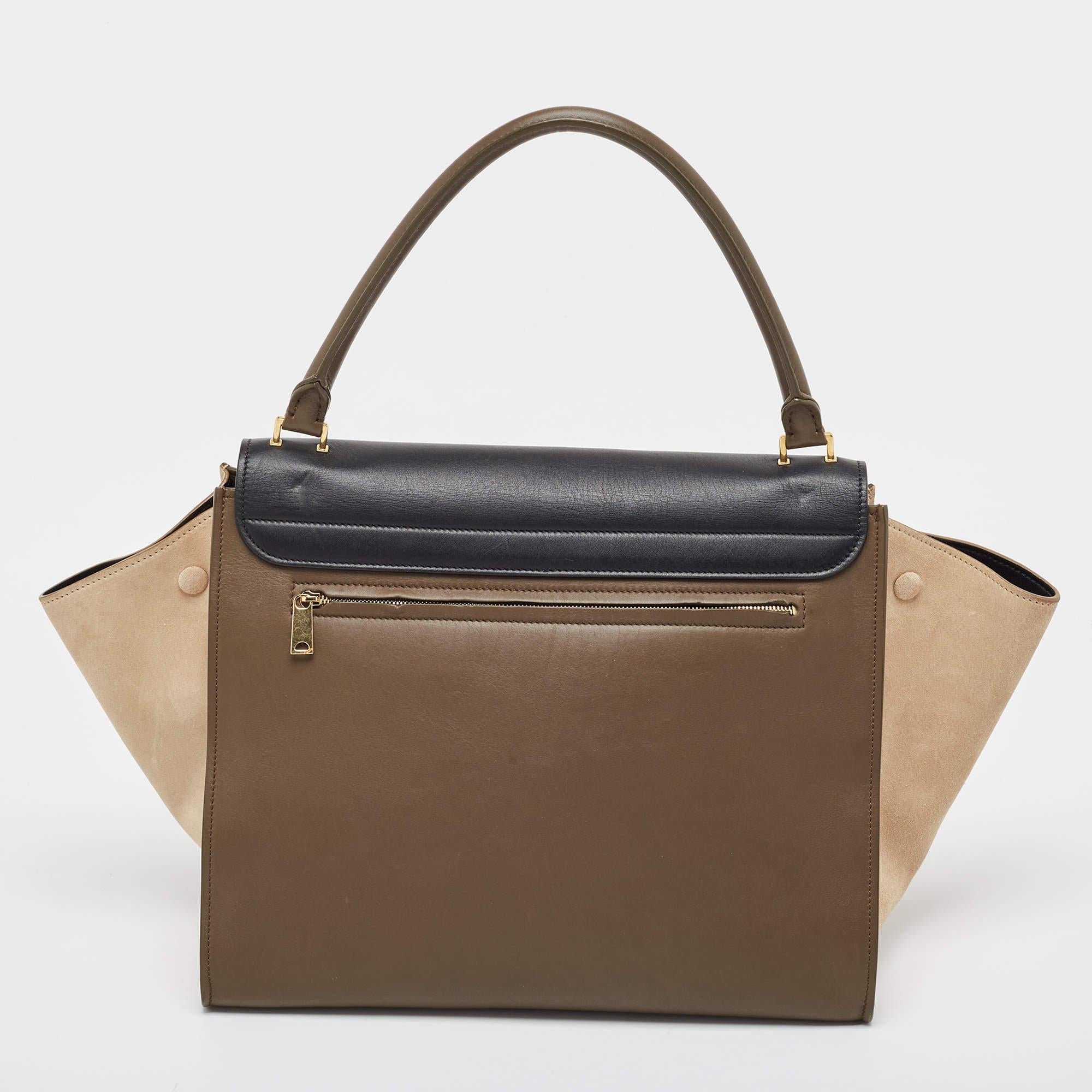 Designer bags are ideal companions for ample occasions! Here we have a fashion-meets-functionality piece crafted with precision. It has been equipped with a well-sized interior that can easily fit your essentials.

Includes: Original Dustbag, Info