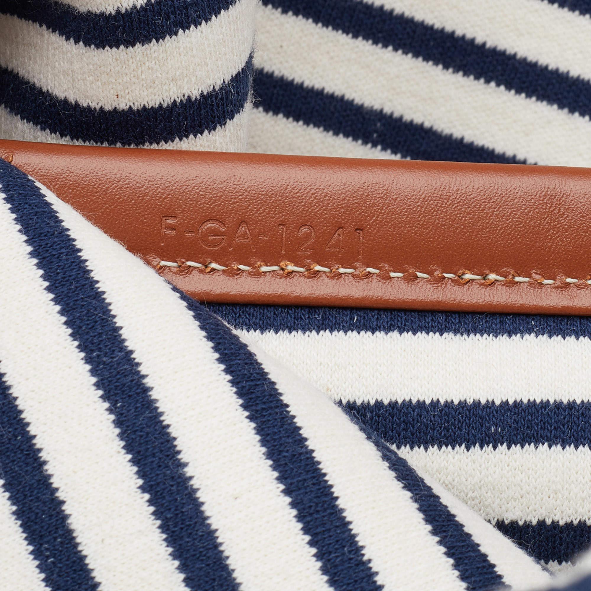 Celine Tricolor Striped Fabric and Leather Large Cabas Thais Tote In New Condition In Dubai, Al Qouz 2