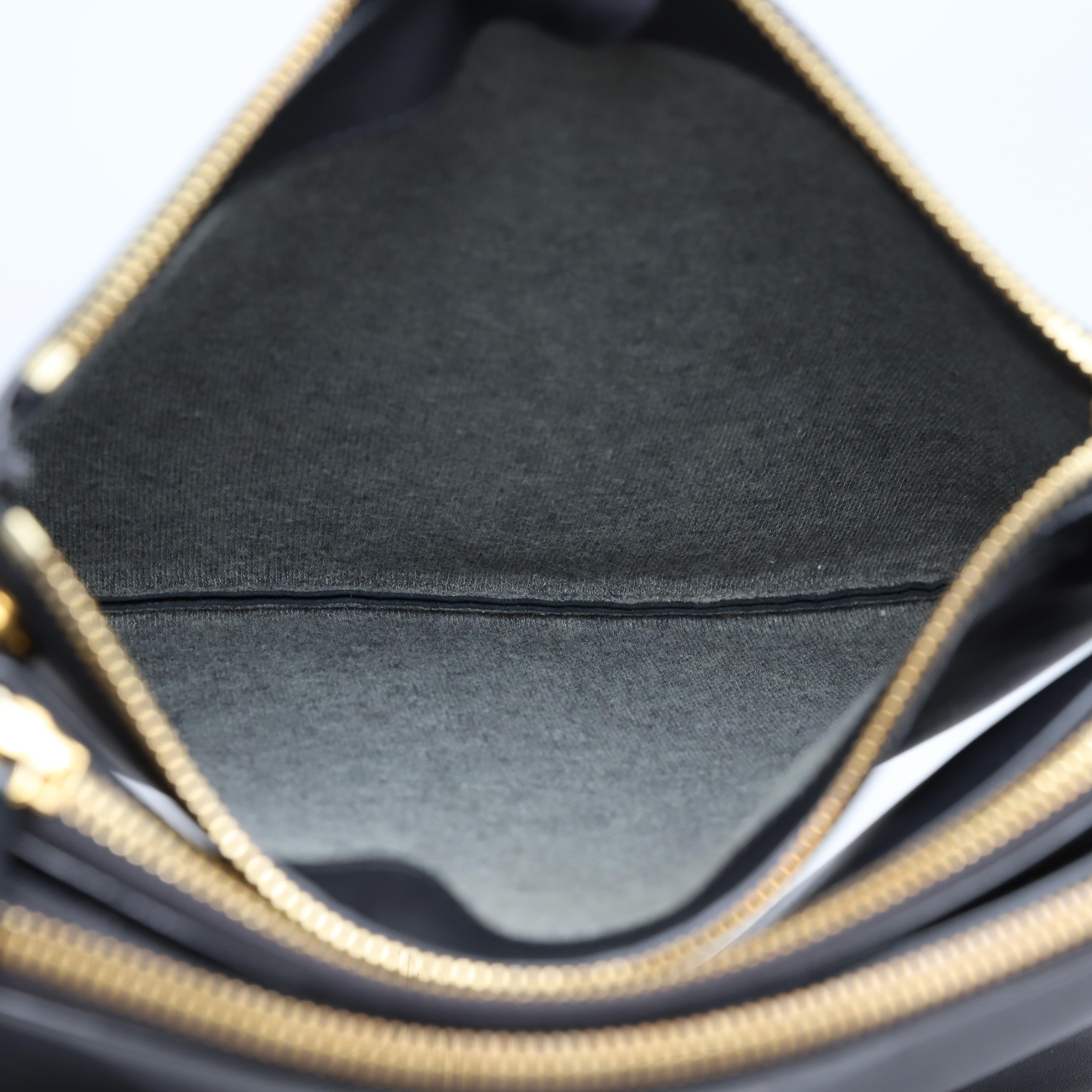 Women's Celine Trio leather crossbody bag For Sale