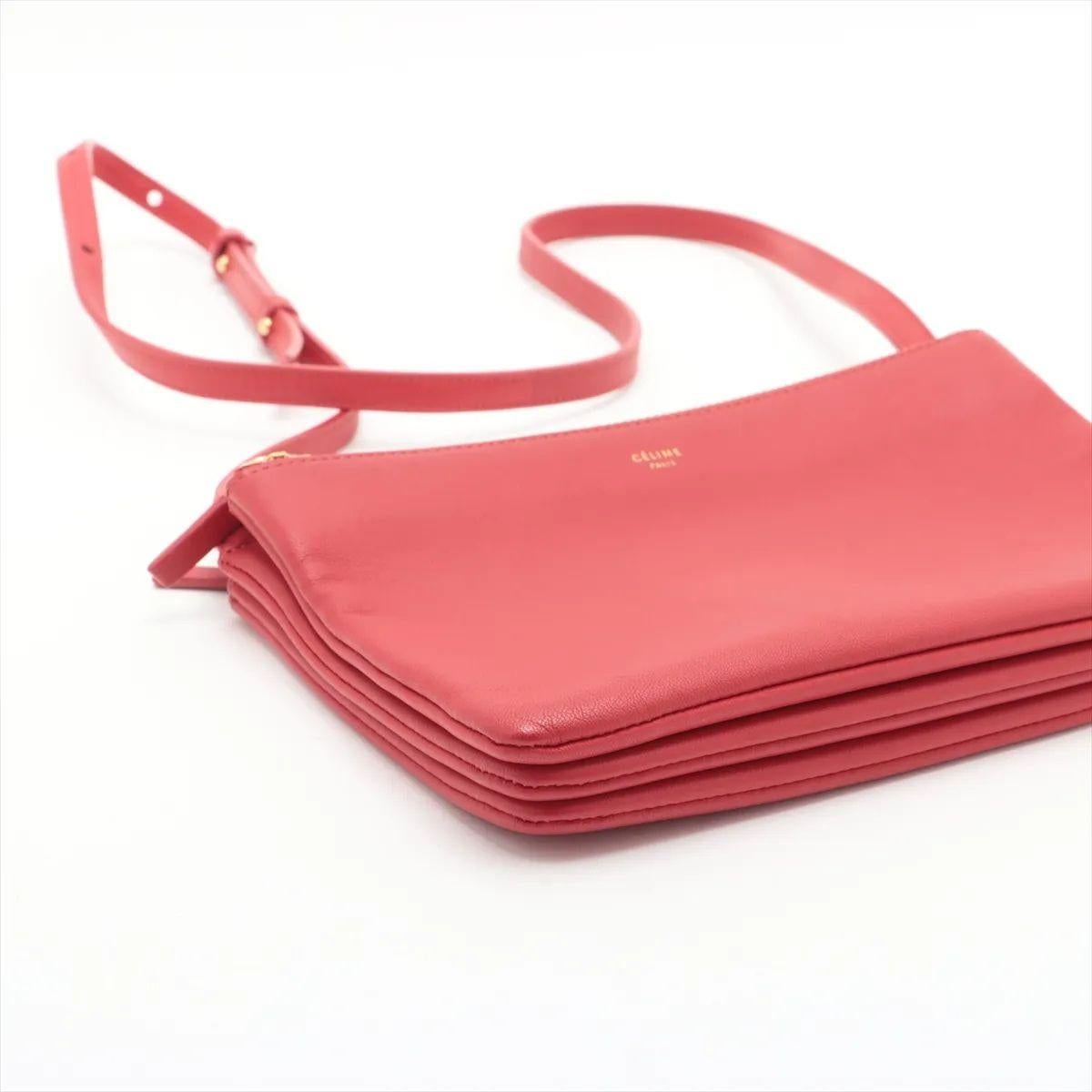 Sac à bandoulière en cuir Trio de Celine, rouge Pour femmes en vente