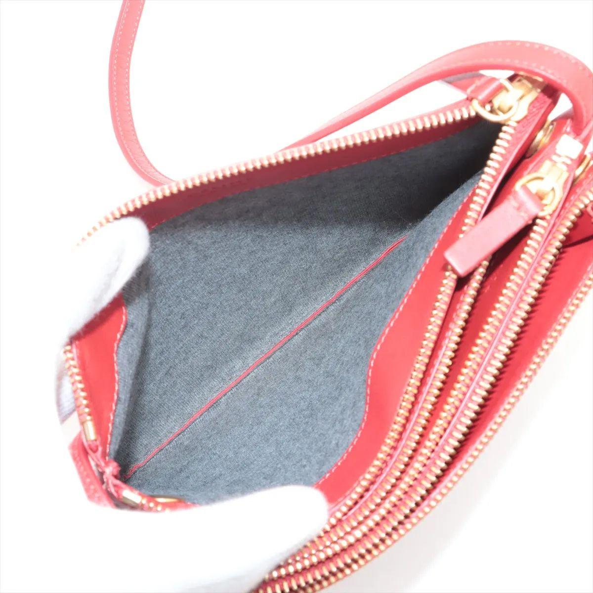 Sac à bandoulière en cuir Trio de Celine, rouge en vente 4