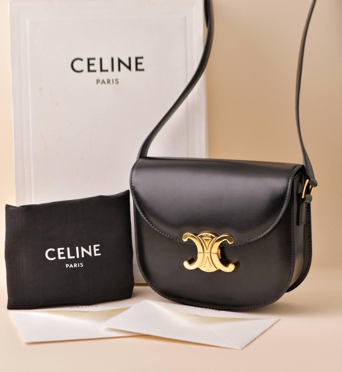 SKU	33301318
Comes With	Celine Box, Dust Bag and Dandelion Authenticity Guarantee Only
Model	Triomphe Small
Metal	Gold-Plated
Materials	Calfskin
Condition	Excellent
Other Info	Approximate dimensions: 18.5cm x