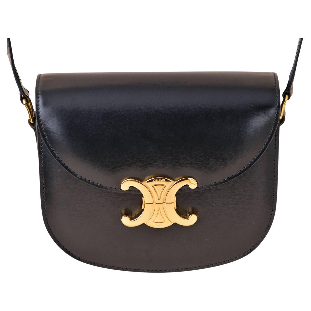 Céline Triomphe Besace Clea Calfskin Black Handbag For Sale