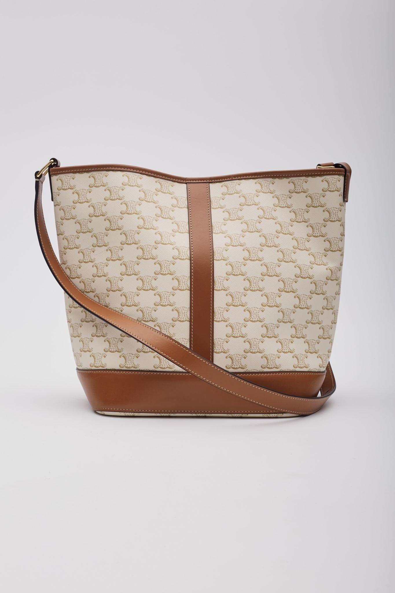 Celine Triomphe Canvas Calfskin Bucket Bag Small White In Excellent Condition For Sale In Montreal, Quebec