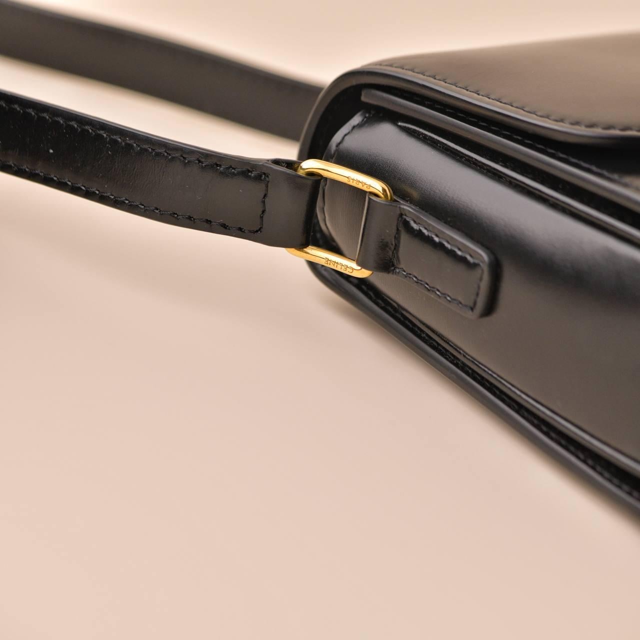 Céline Triomphe Classique Black Calfskin Handbag For Sale 2