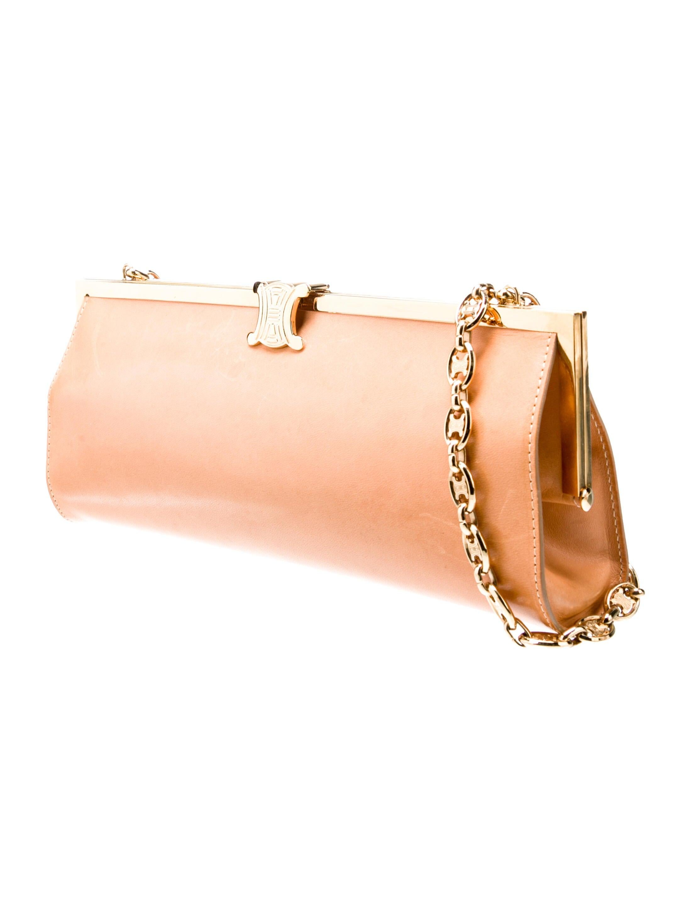 Celine Triomphe Leather Gold Framed Chain Bag In Good Condition For Sale In Montreal, Quebec