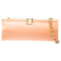 Borsa Celine Triomphe in pelle con catena incorniciata in oro