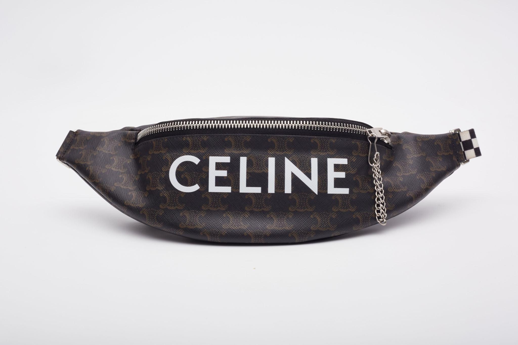 Celine Triomphe Logo Canvas Belt Bag Black In Good Condition For Sale In Montreal, Quebec